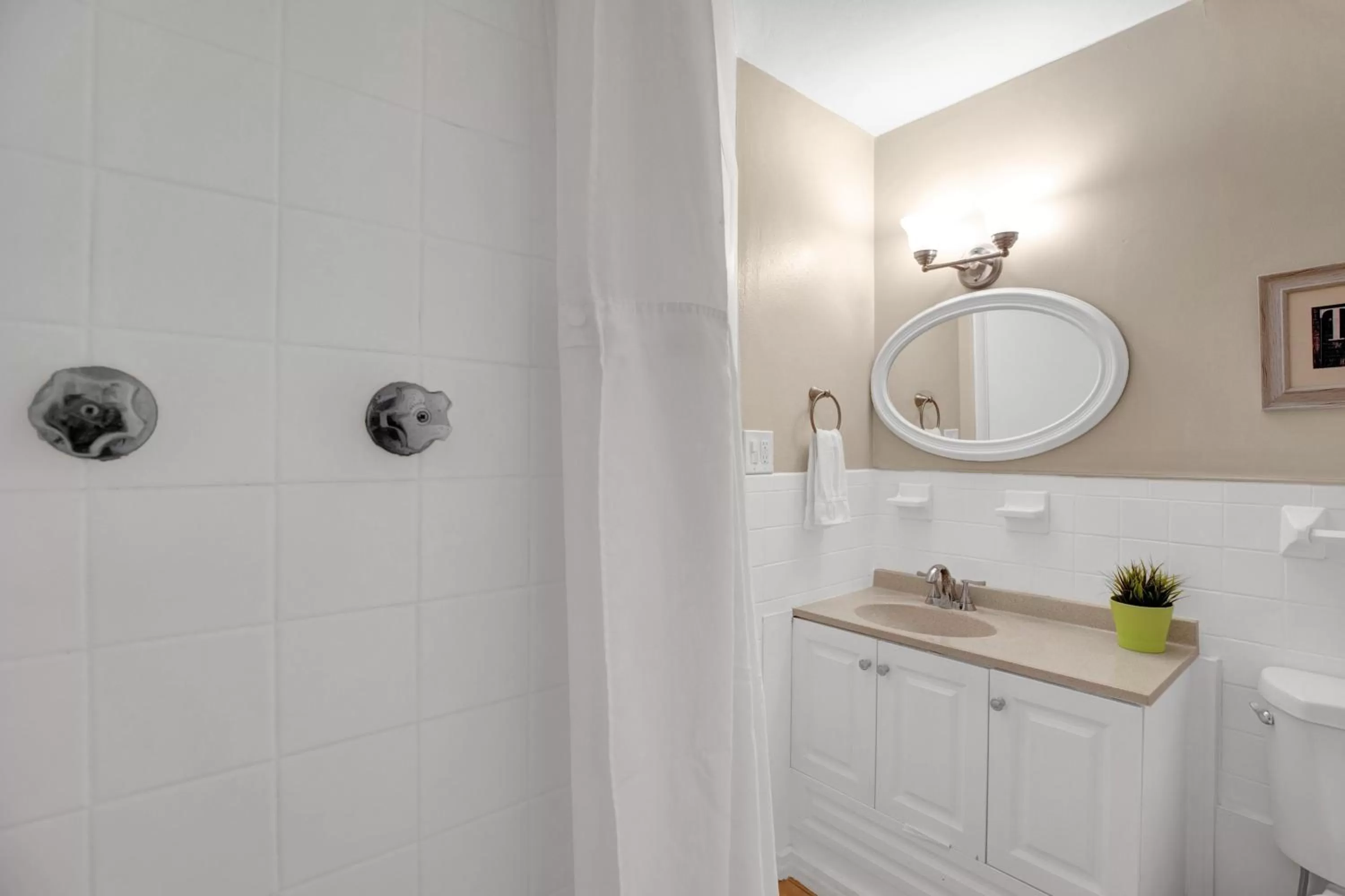 Bathroom in Seascape Resort & Marina