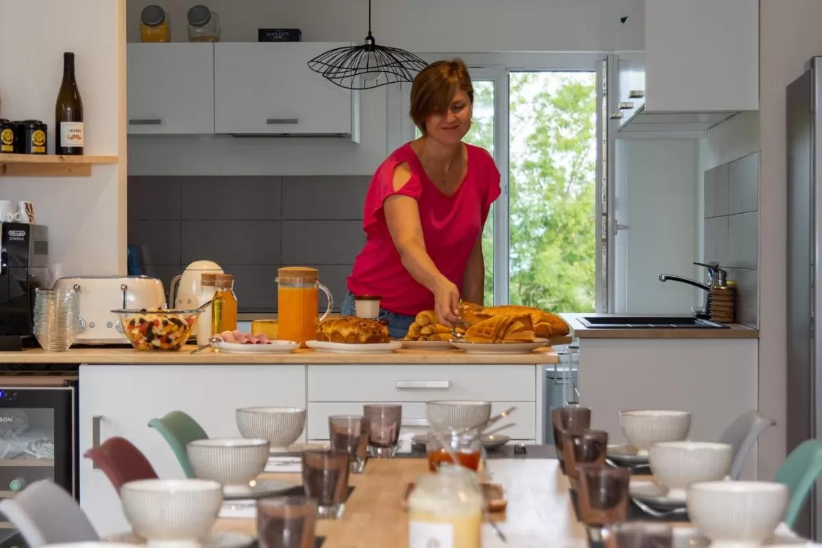 Breakfast in Amodo Lodge - Maison d'hôtes