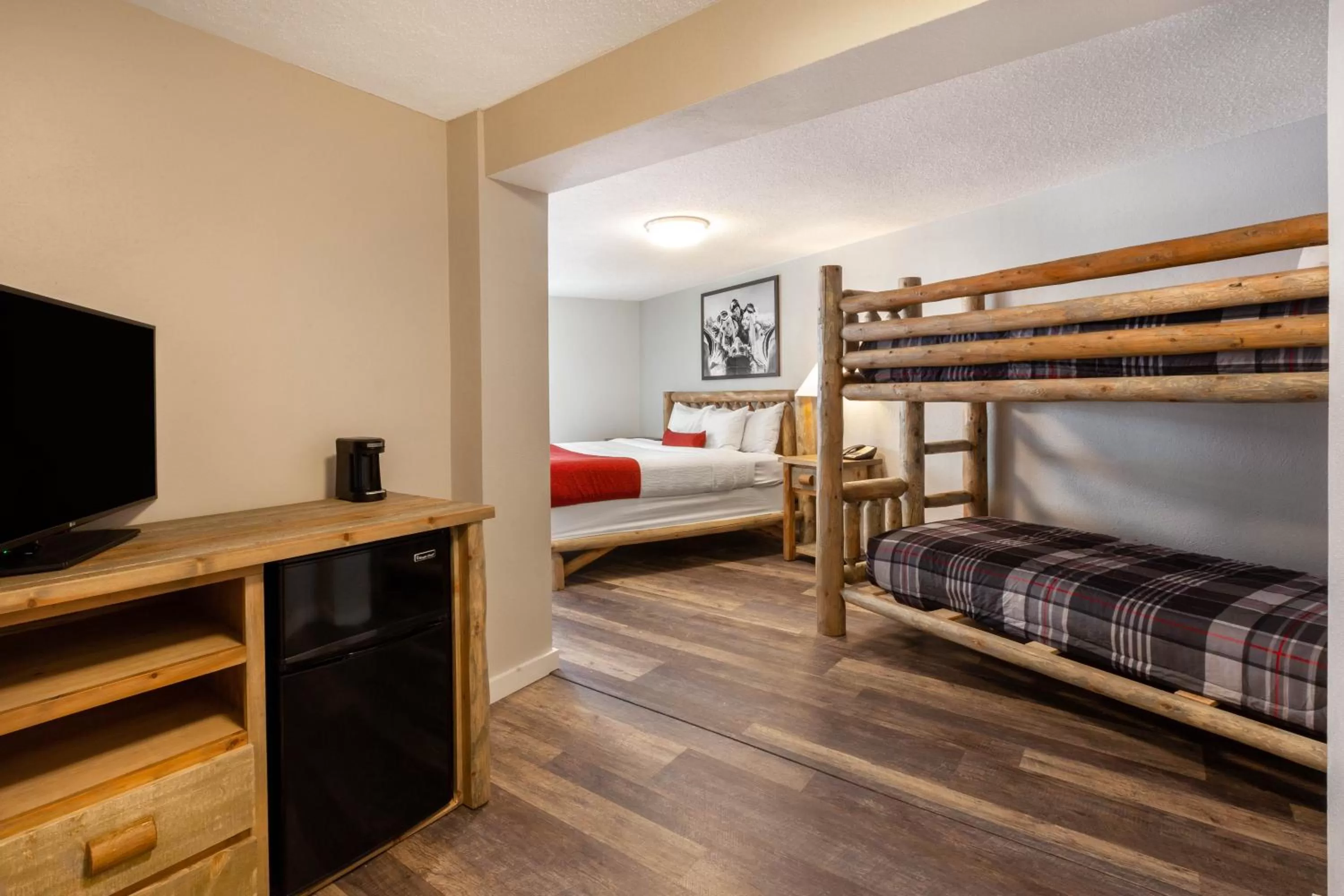 bunk bed, Bed in Pine Mountain Resort
