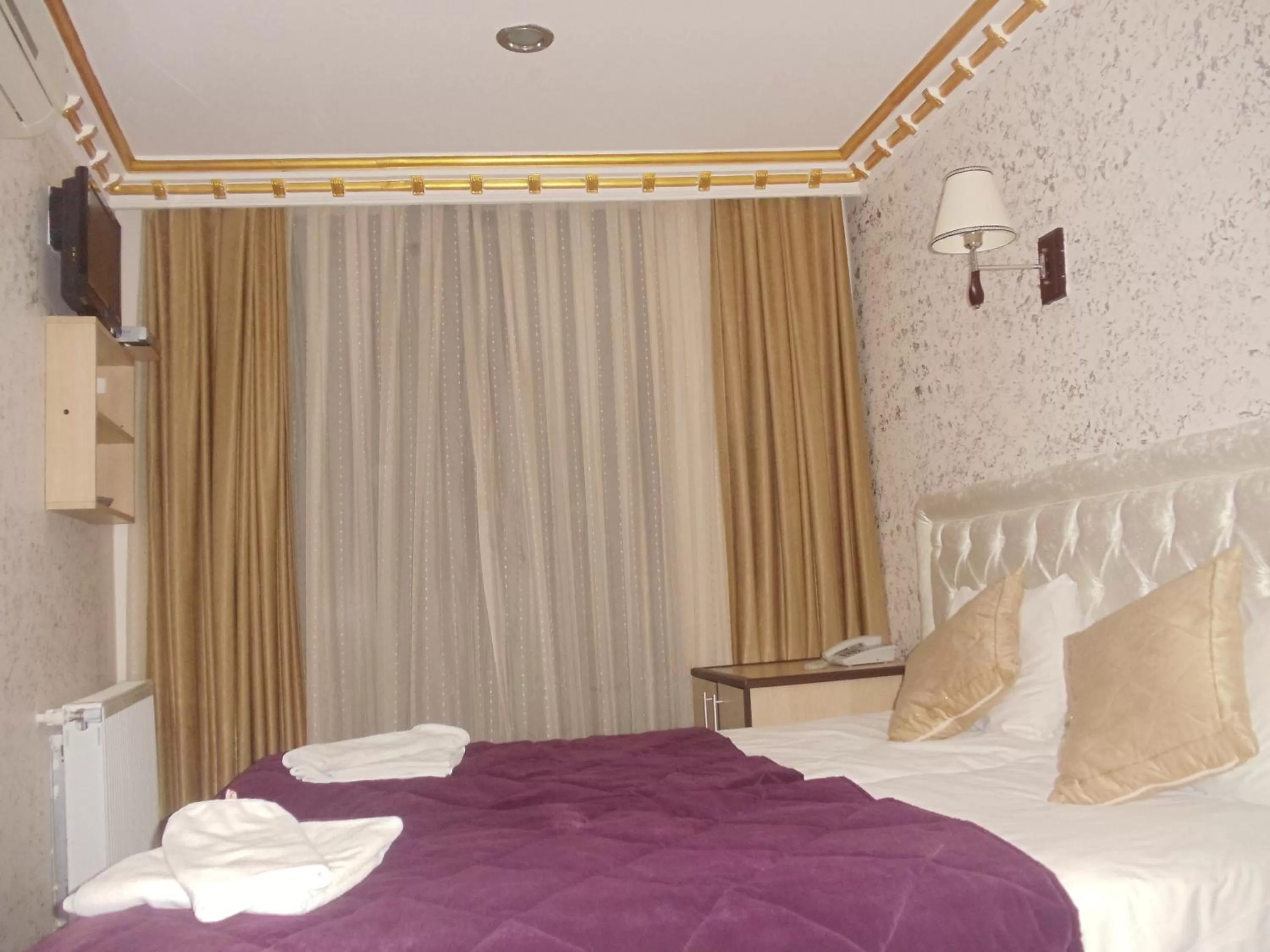 Bedroom, Bed in Ares Hotel