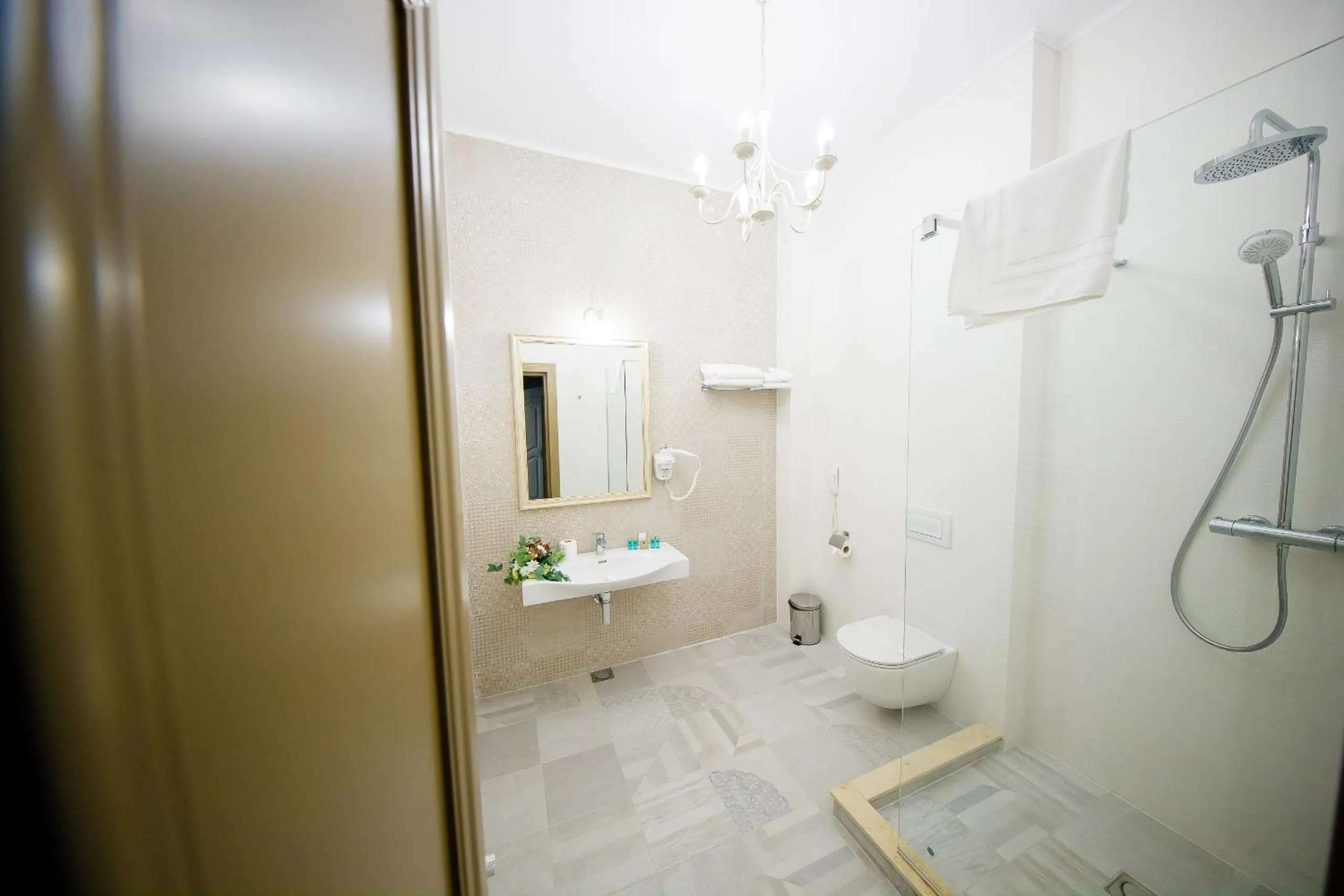 Bathroom in Grand Hotel Traian