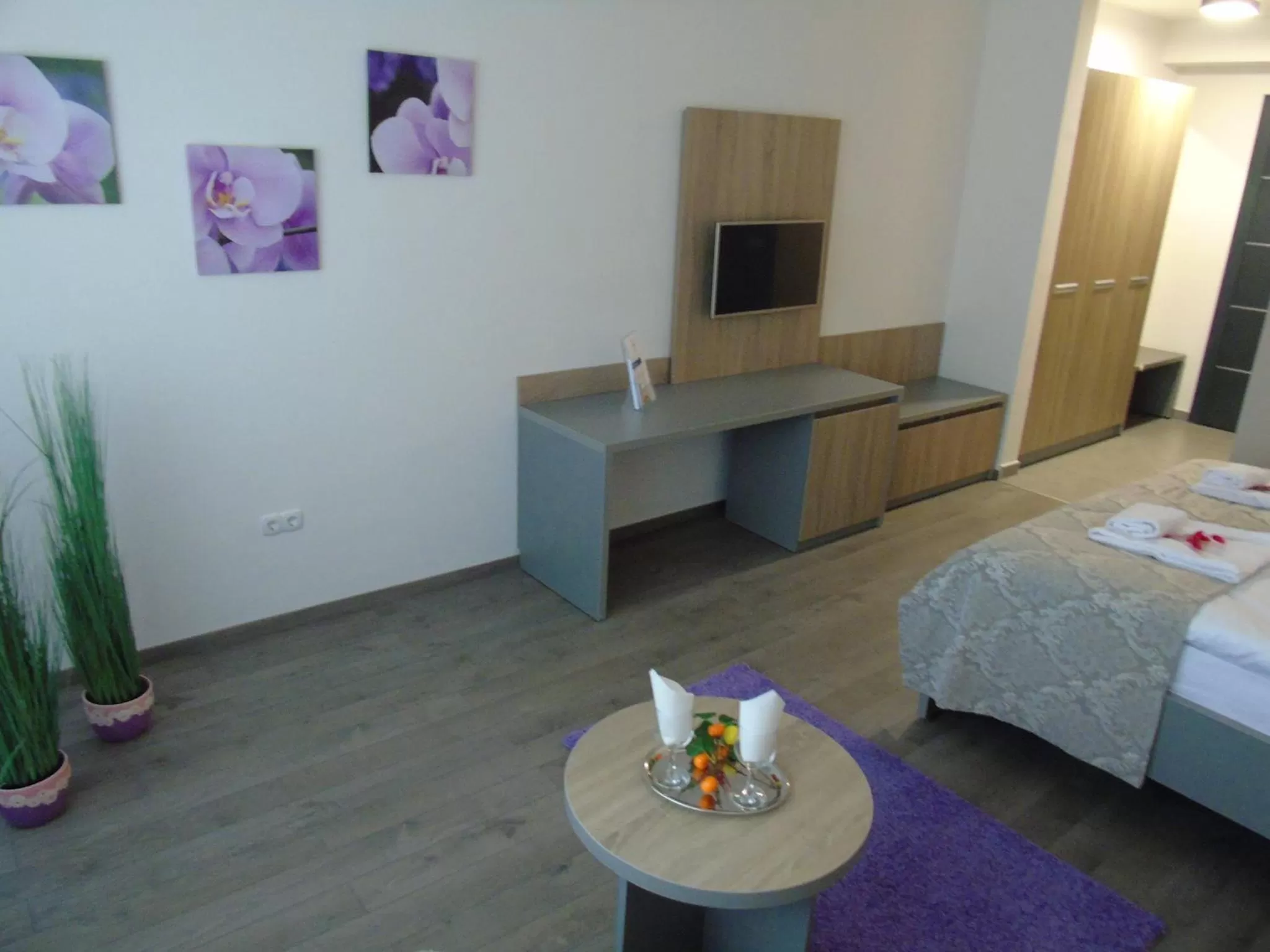 Bedroom, TV/Entertainment Center in Motel Kamenica