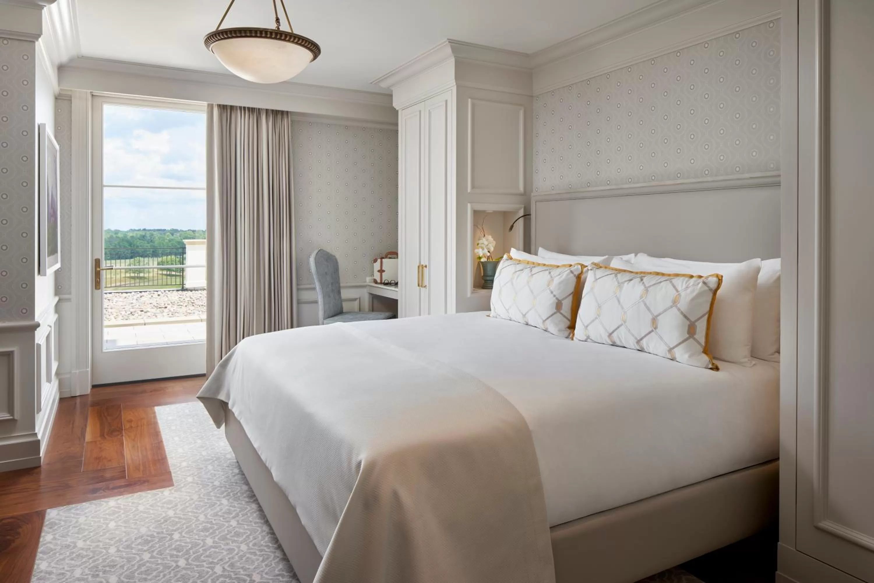 Photo of the whole room, Bed in Keswick Hall