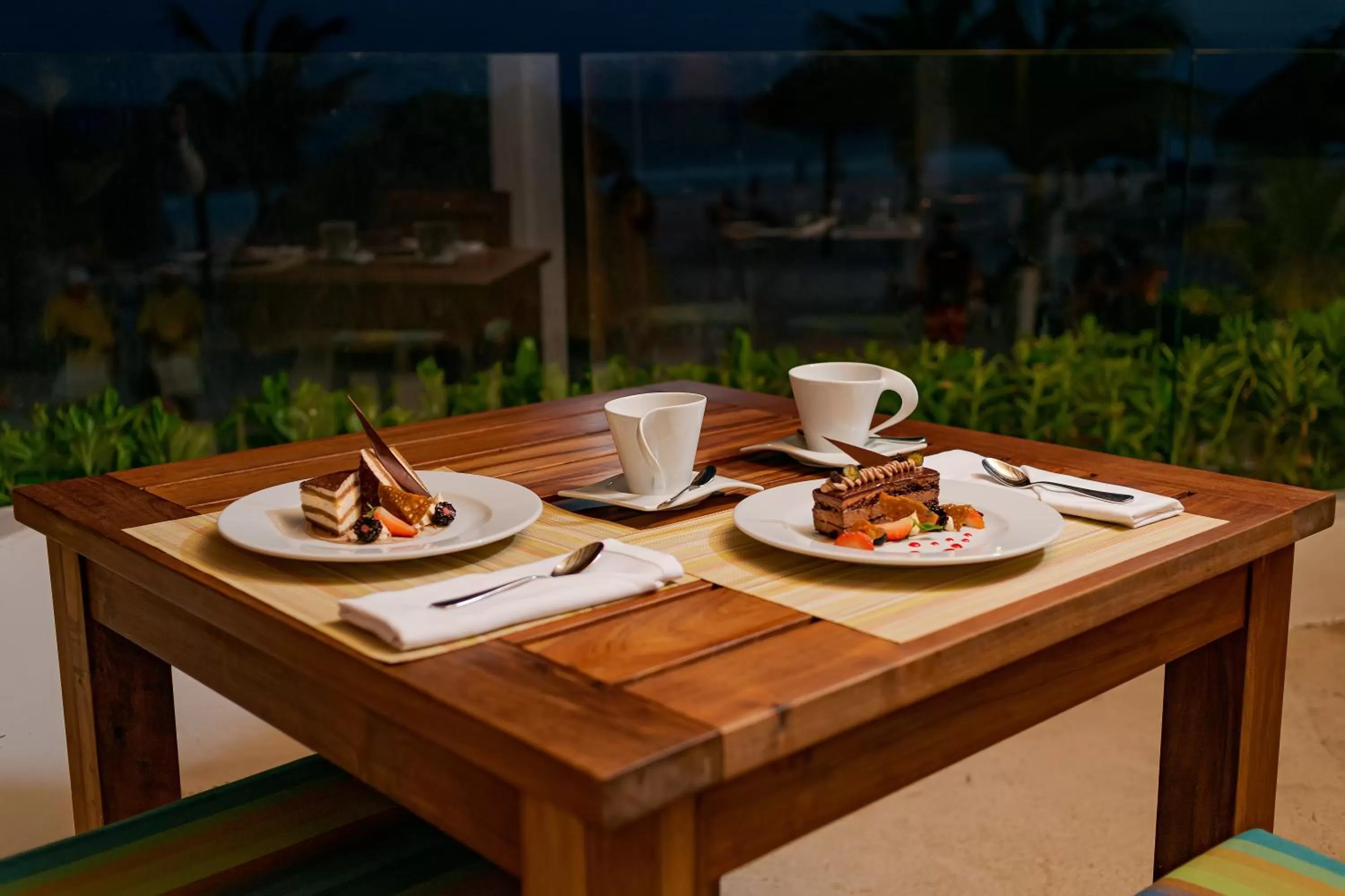 Restaurant/places to eat in Krystal Cancun