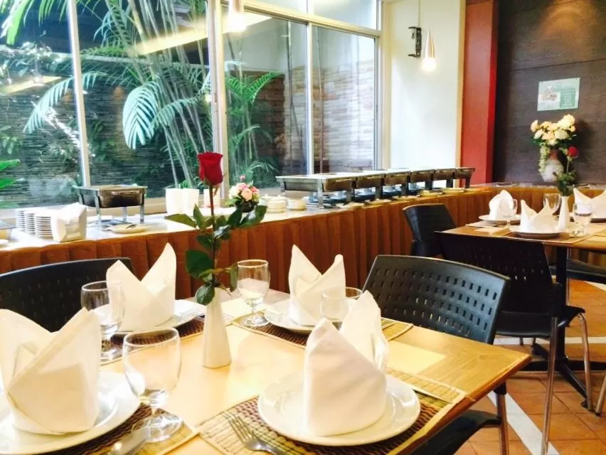 Restaurant/places to eat in Hatyai Golden Crown Hotel