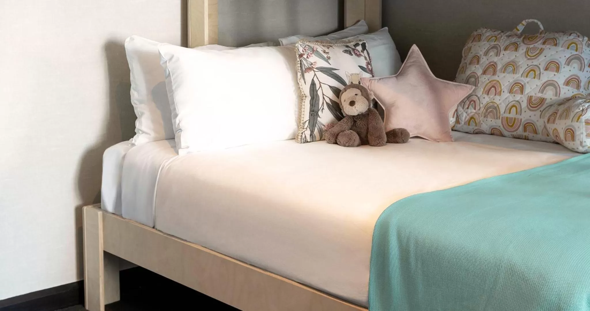 bunk bed, Bed in SkyCity Hotel Auckland