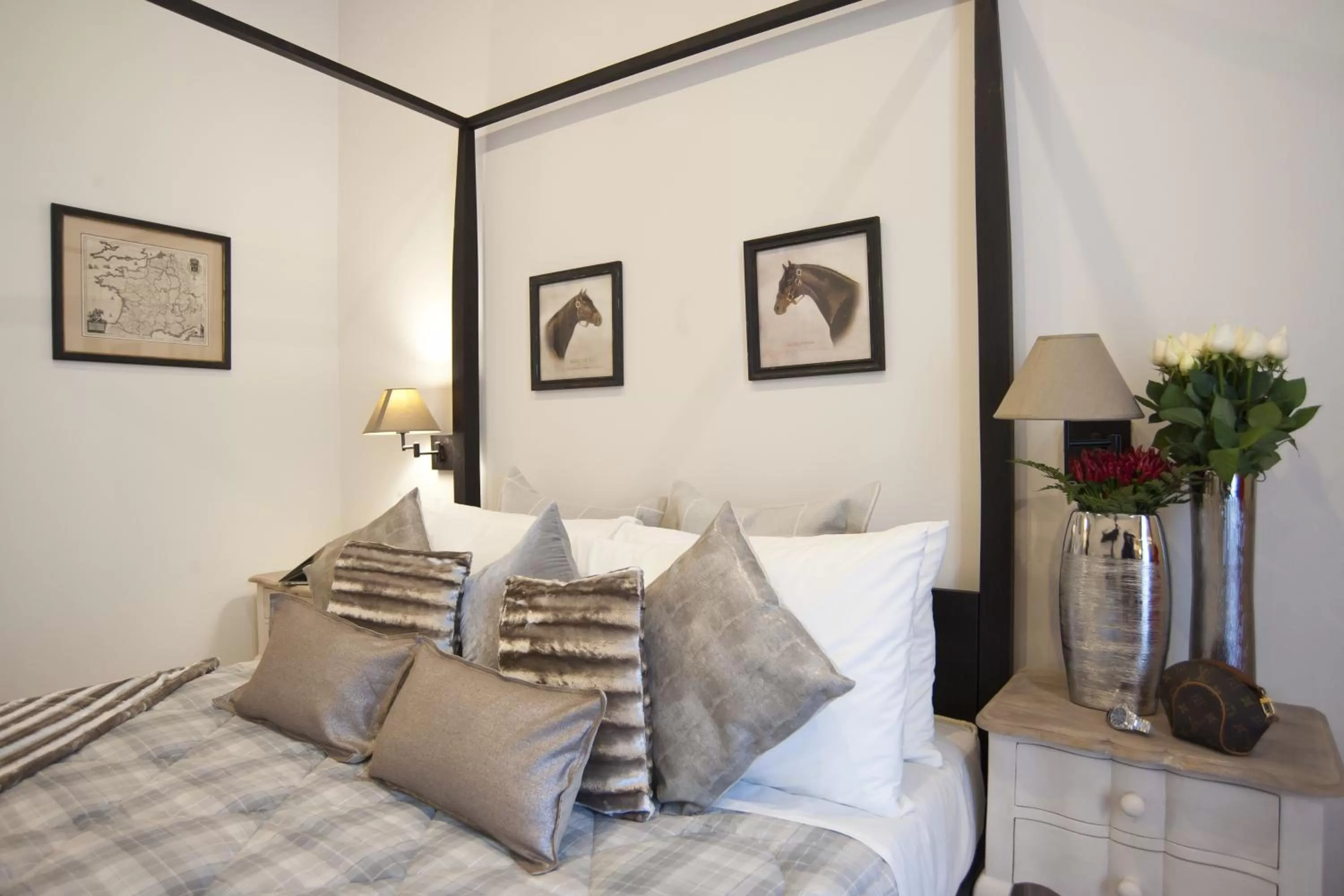 Day, Bed in Town House 62