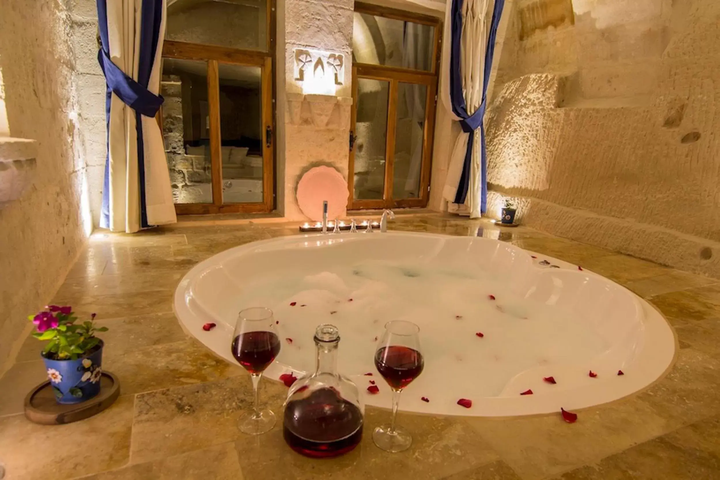 Honeymoon Cave Suite in Azure Cave Suites - Cappadocia Honeymoon Cave Suite in Azure Cave Suites - Cappadocia