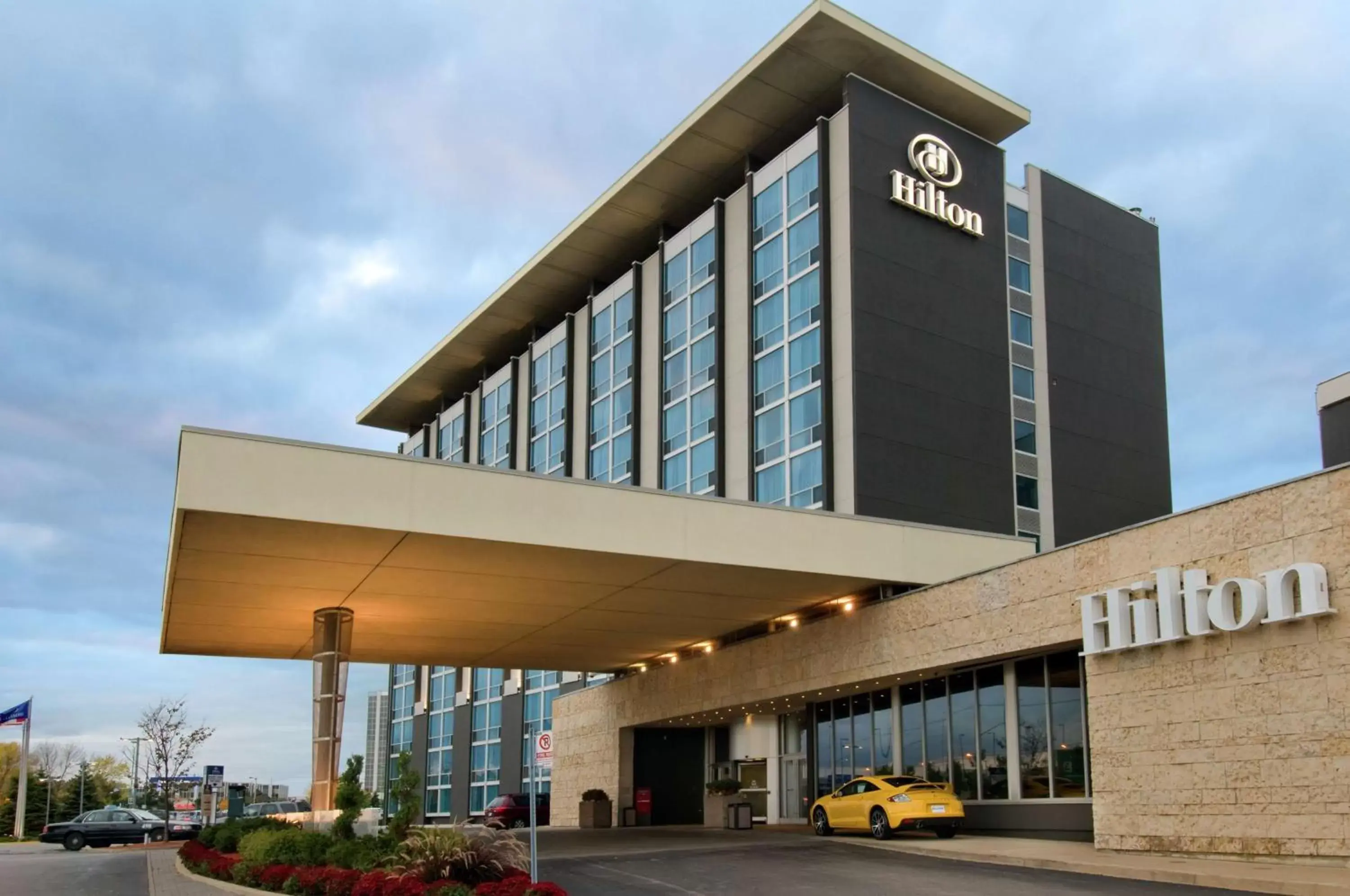 Hilton Toronto Airport Hotel & Suites Hilton Toronto Airport Hotel & Suites