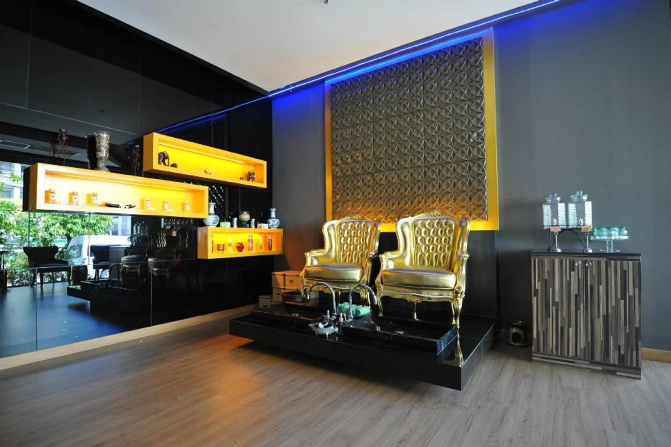 Massage in C & N Resort and Spa - SHA Extra Plus