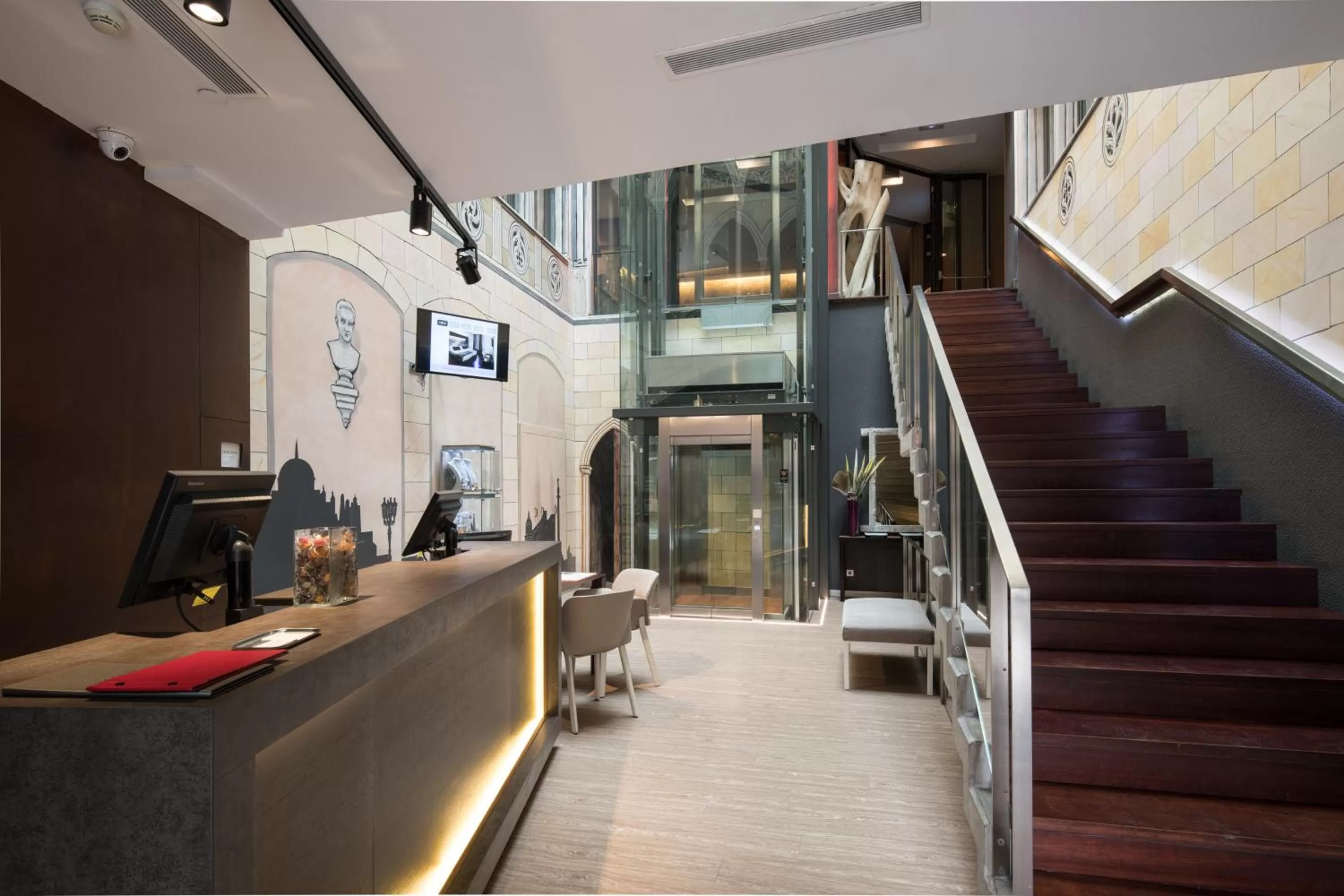 Lobby or reception in Catalonia Catedral