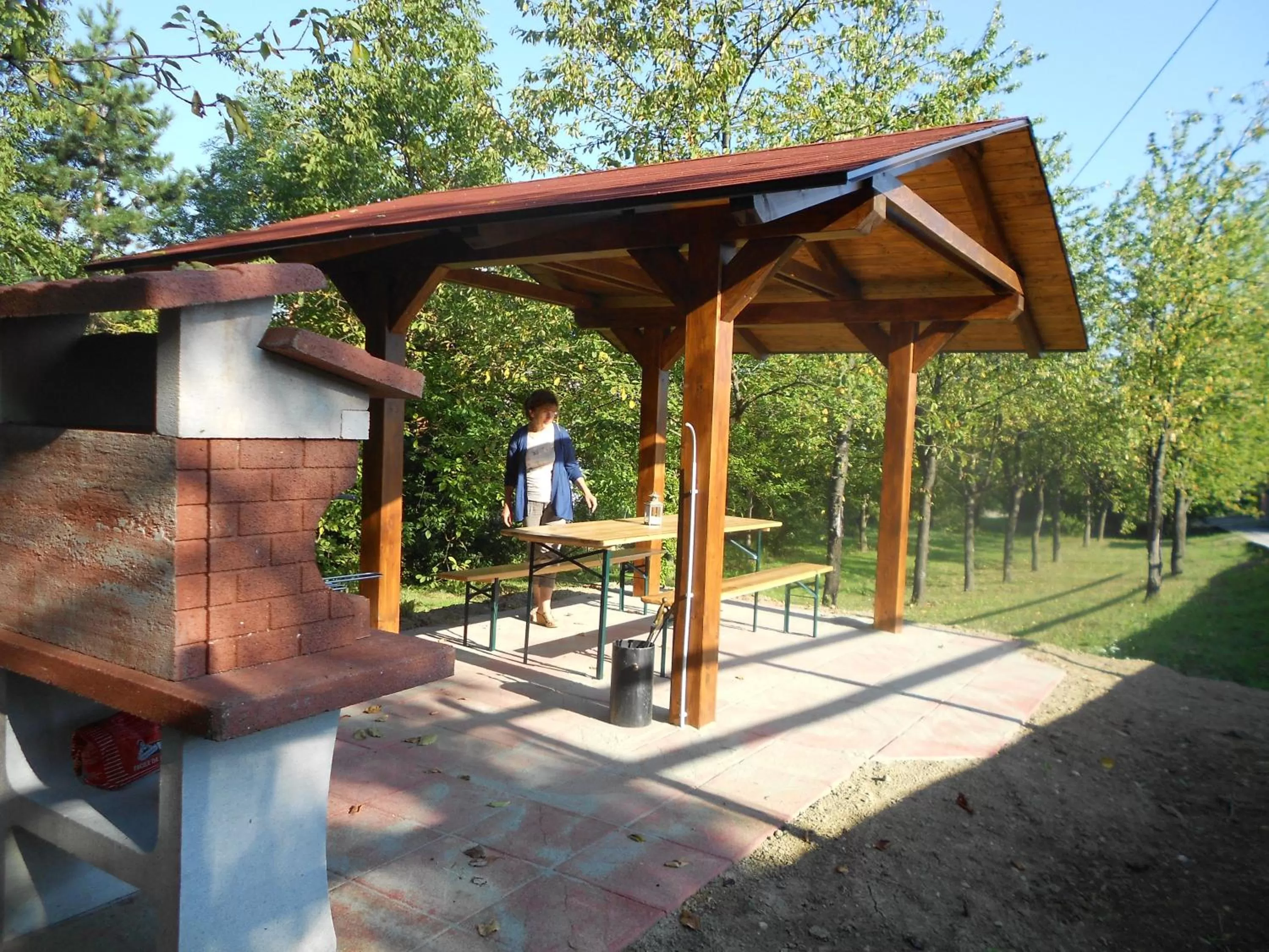 Property building, BBQ Facilities in B&BLa collina dei ciliegi