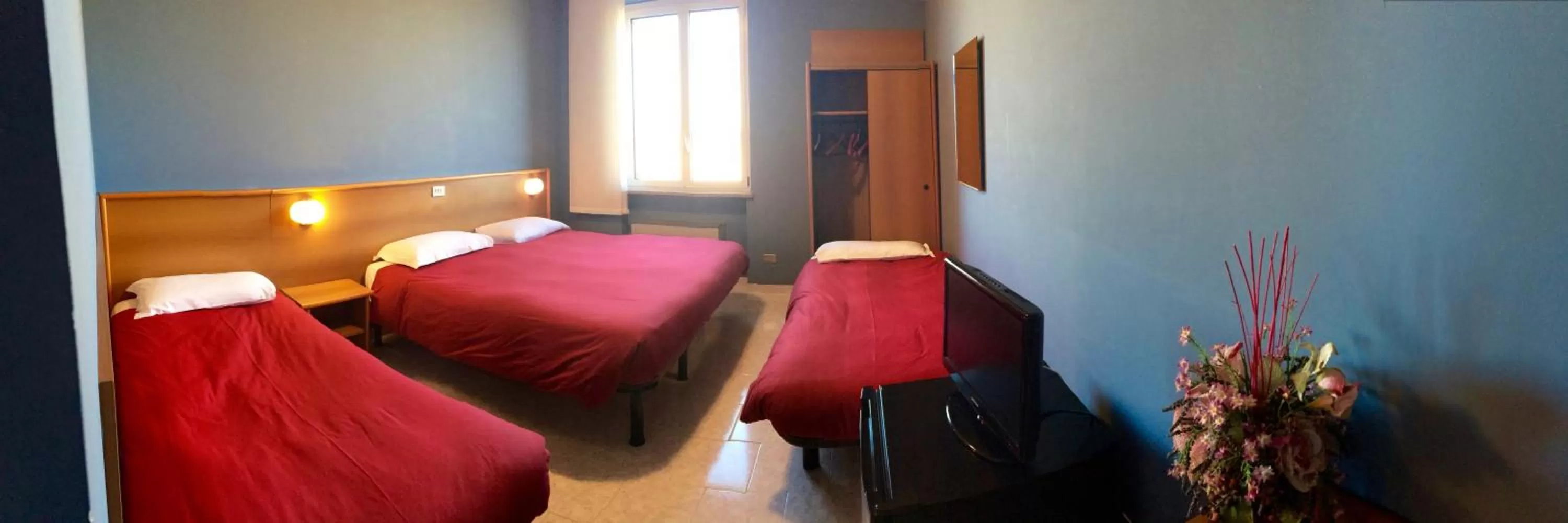 Photo of the whole room, Bed in Hotel Monumento