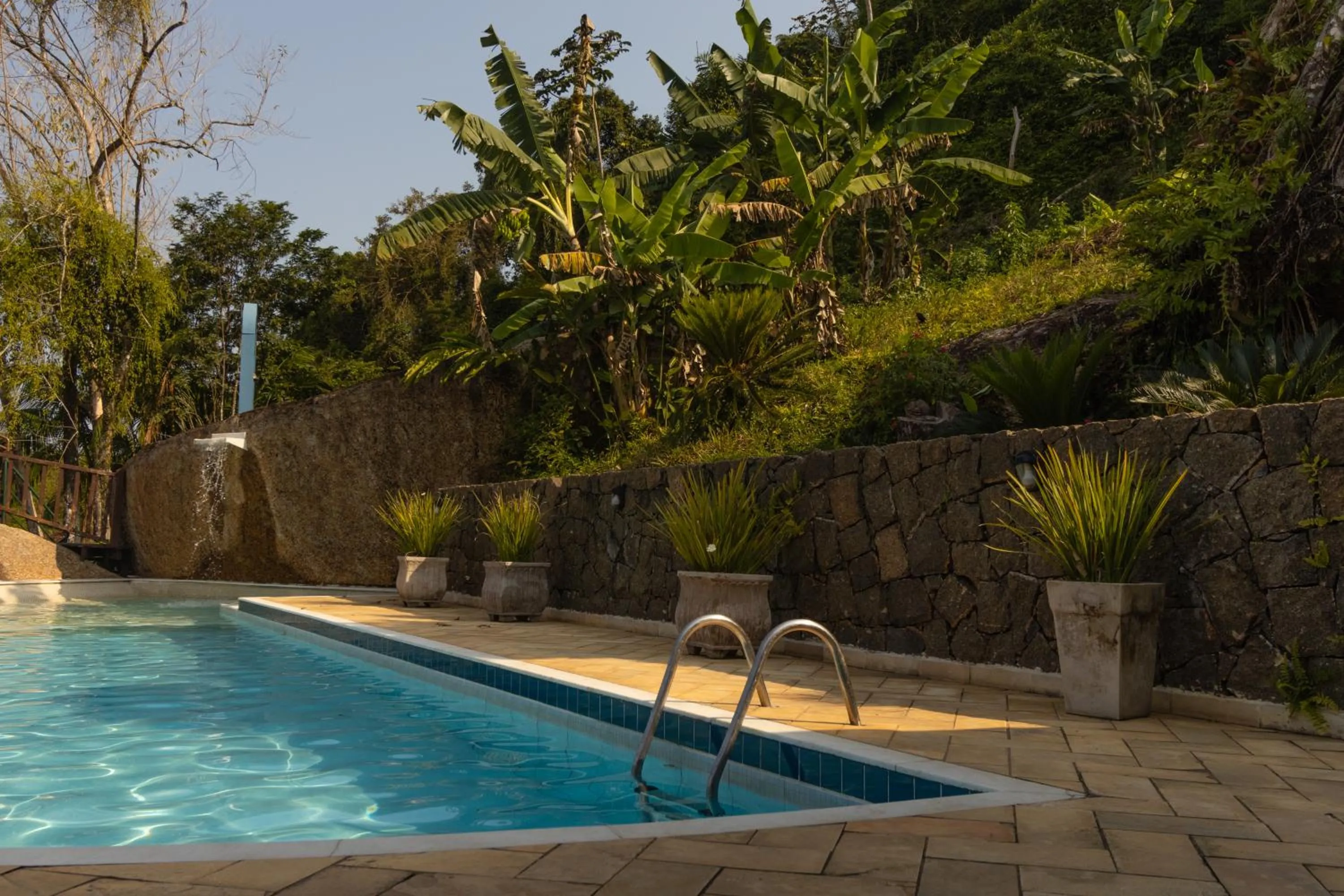 Swimming pool in Hotel Coquille