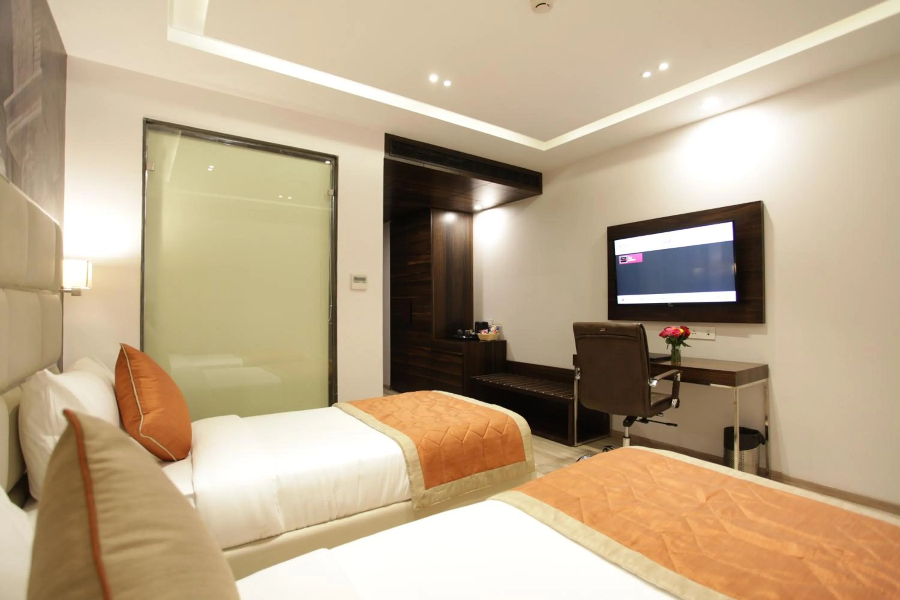 Photo of the whole room, Bed in Kaisons Inn (Near Apollo Hospital)