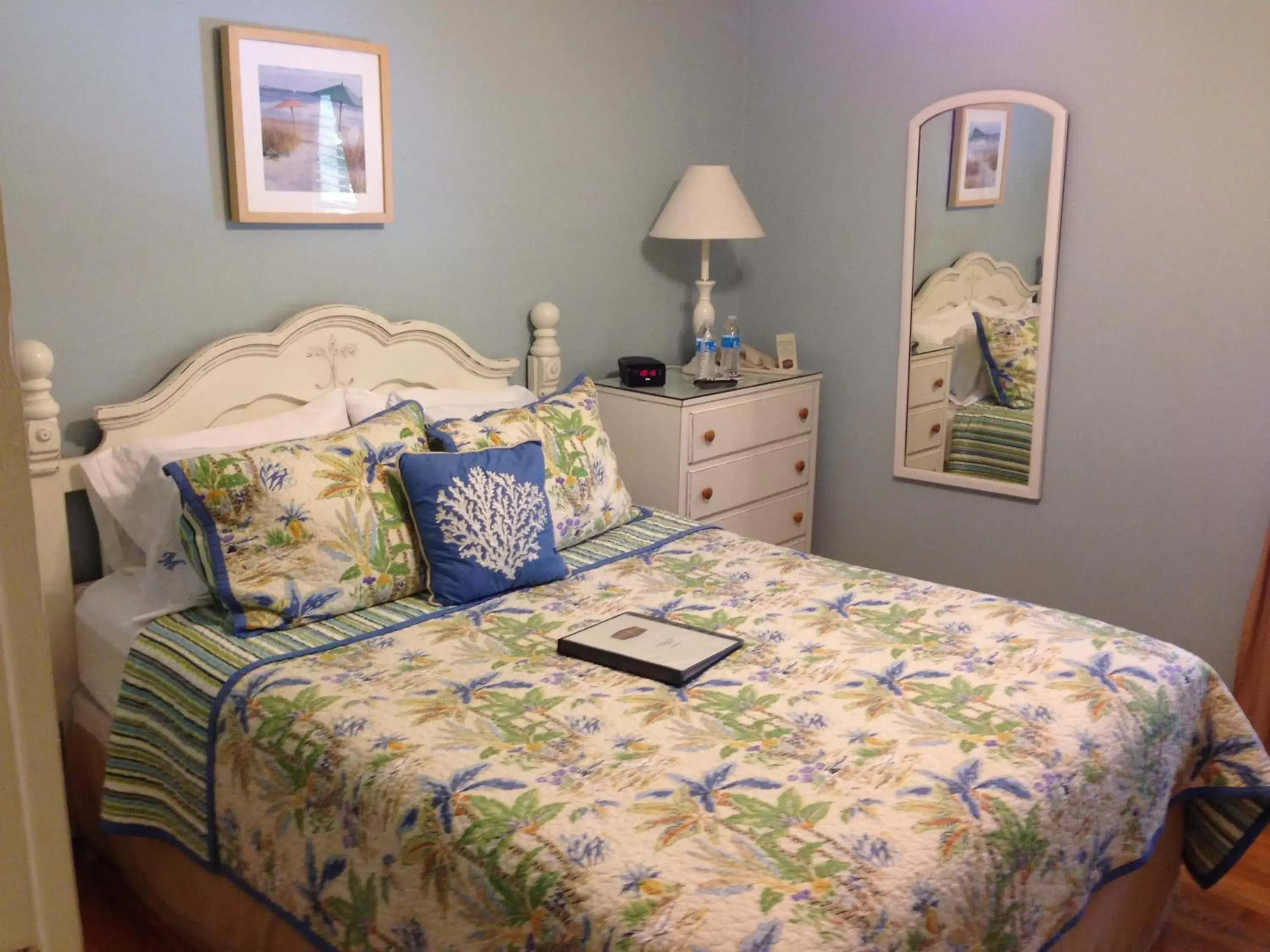 Allamanda Room in Mango Inn Bed and Breakfast Allamanda Room in Mango Inn Bed and Breakfast