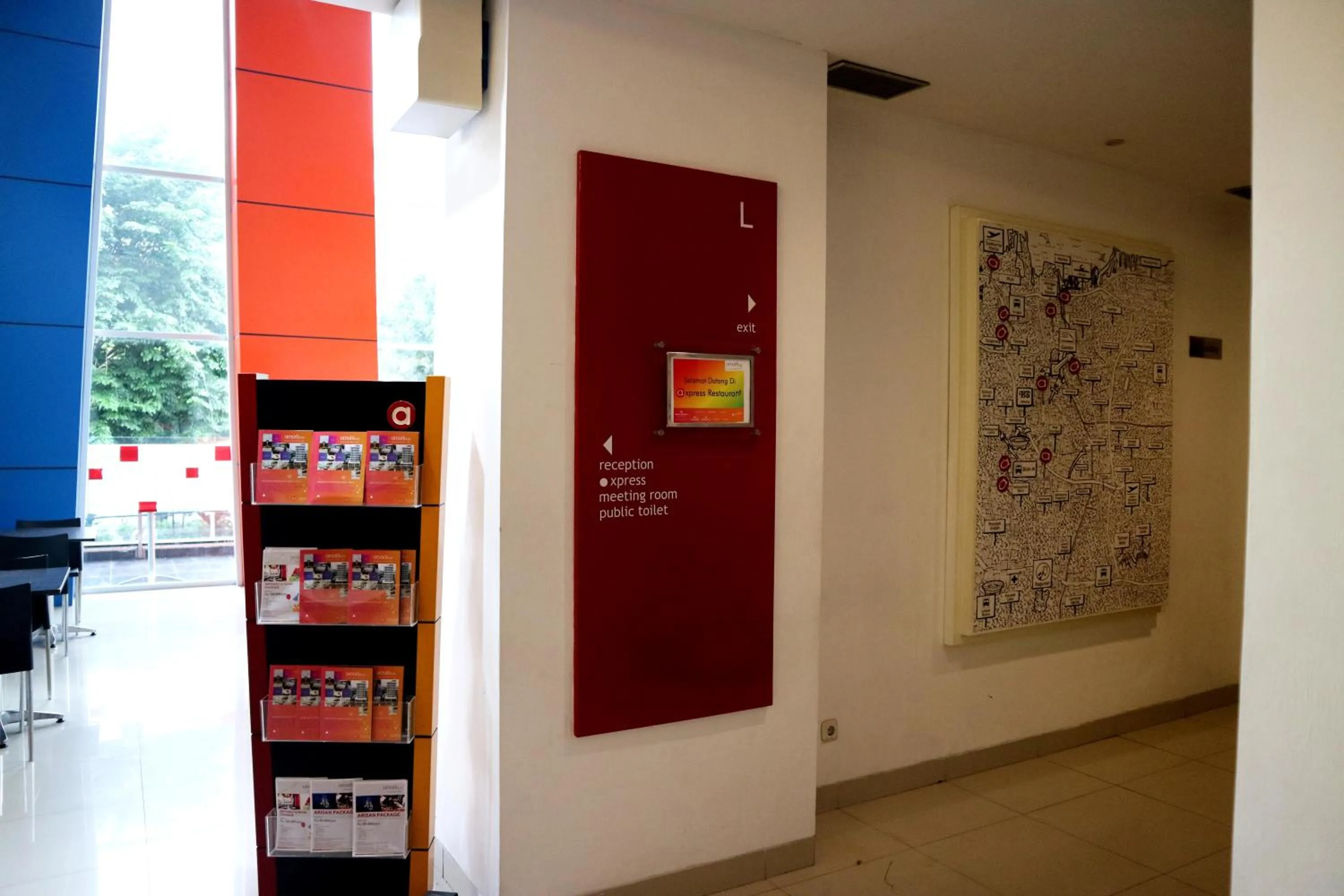 Lobby or reception in Amaris Hotel Dr. Susilo Grogol