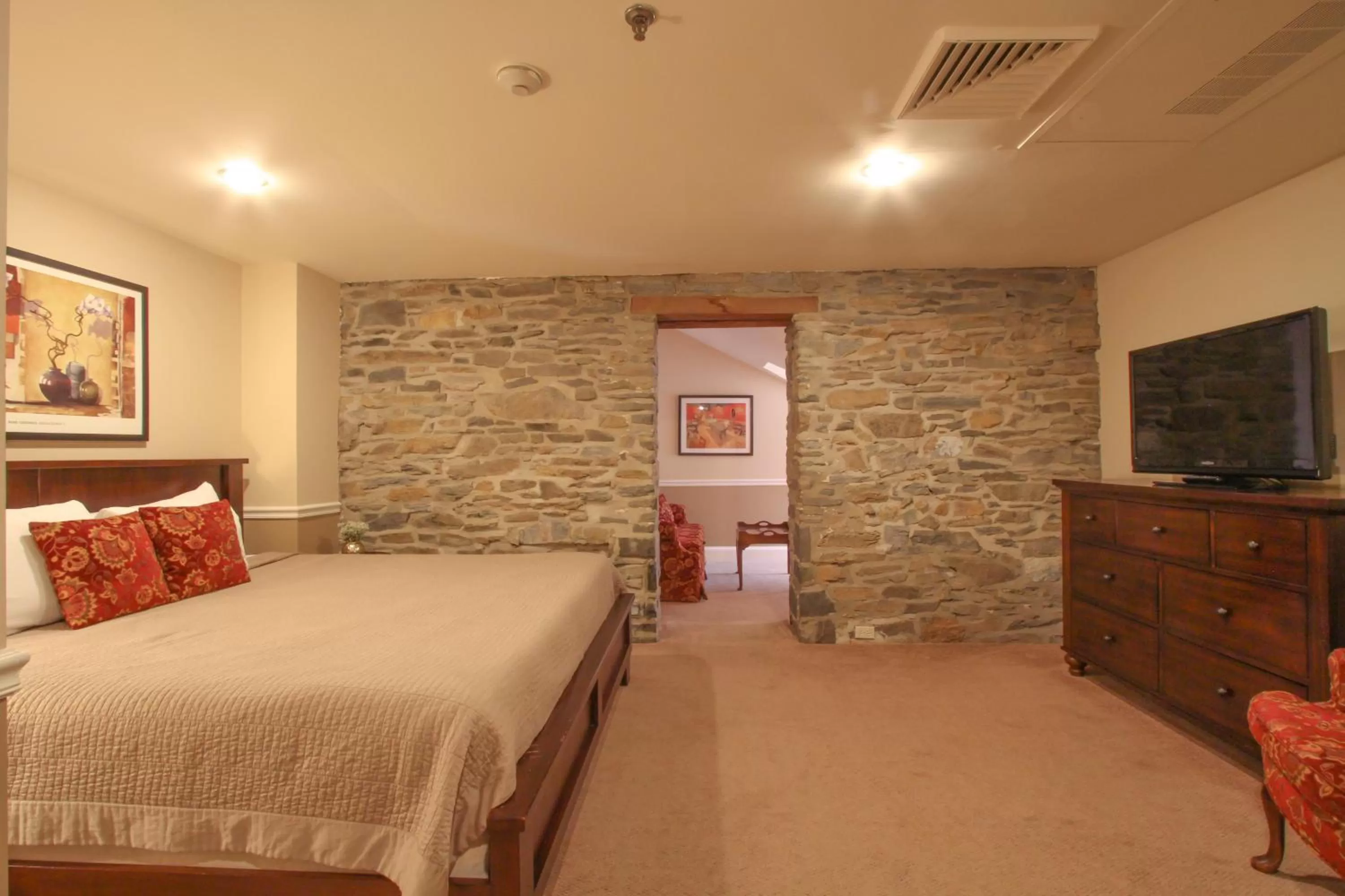 Bedroom, Bed in Joseph Ambler Inn