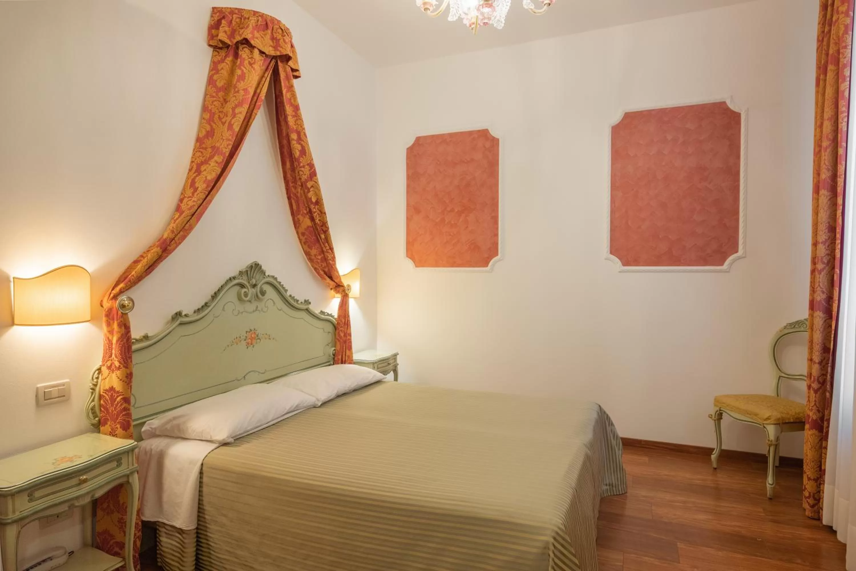 Bed in Hotel al Sotoportego