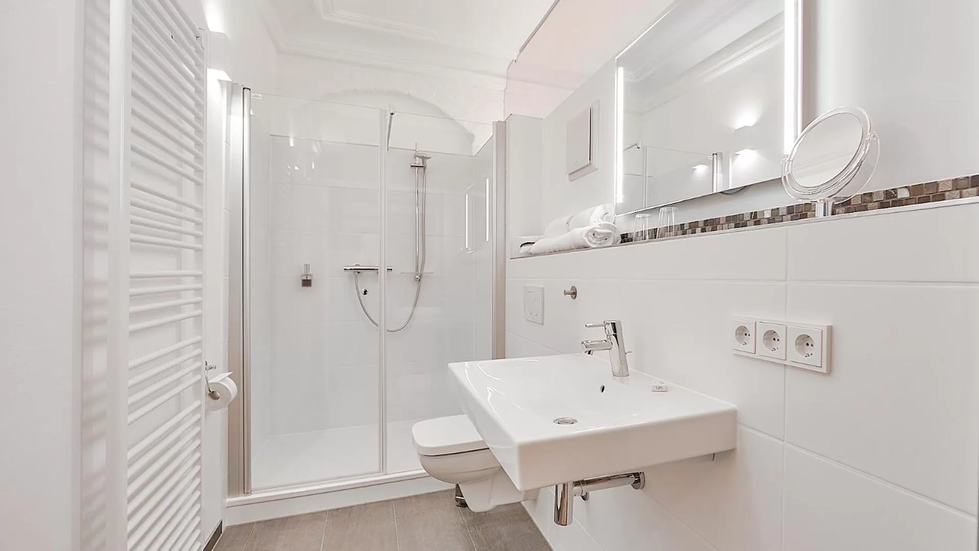 Bathroom in Anno 1433 Hotel Lüneburg