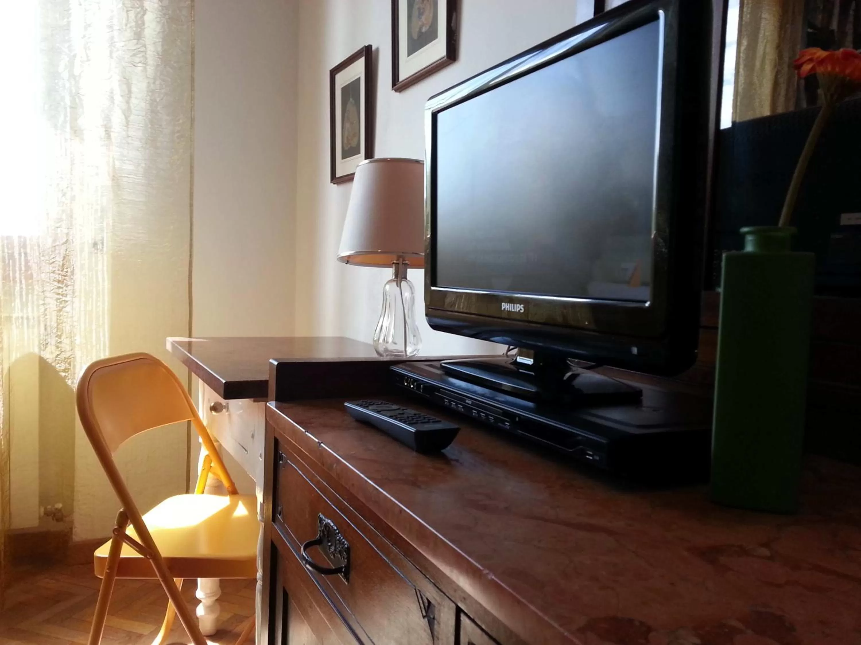 TV and multimedia in A Due Passi Dal Centro Rooms For Rent