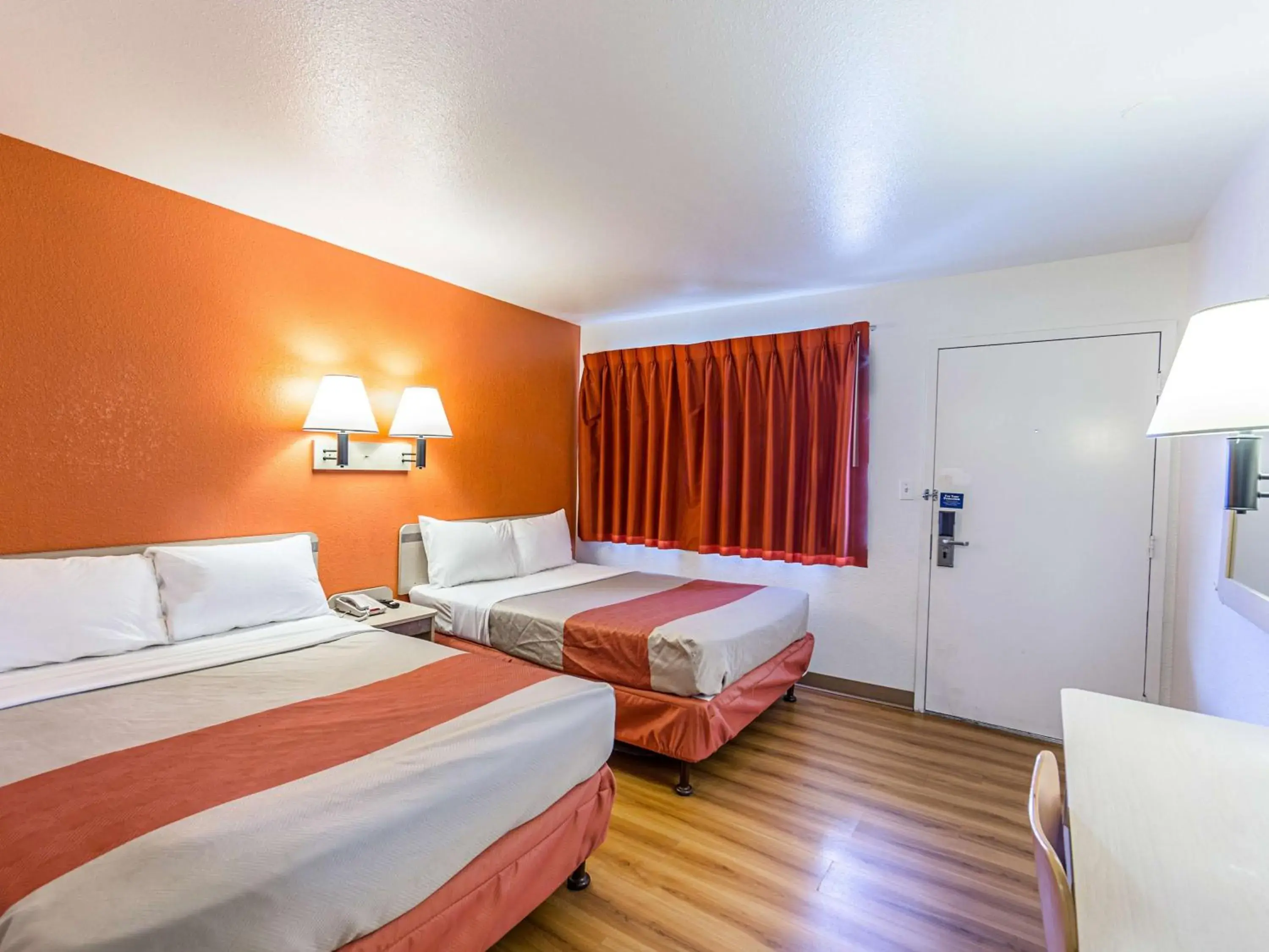 Quadruple Room - single occupancy - Non-Smoking in Motel 6-Yreka, CA Quadruple Room - single occupancy - Non-Smoking in Motel 6-Yreka, CA