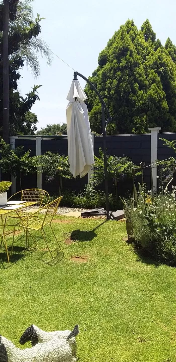 Property building, Garden in B&B 464 on 22nd Ave