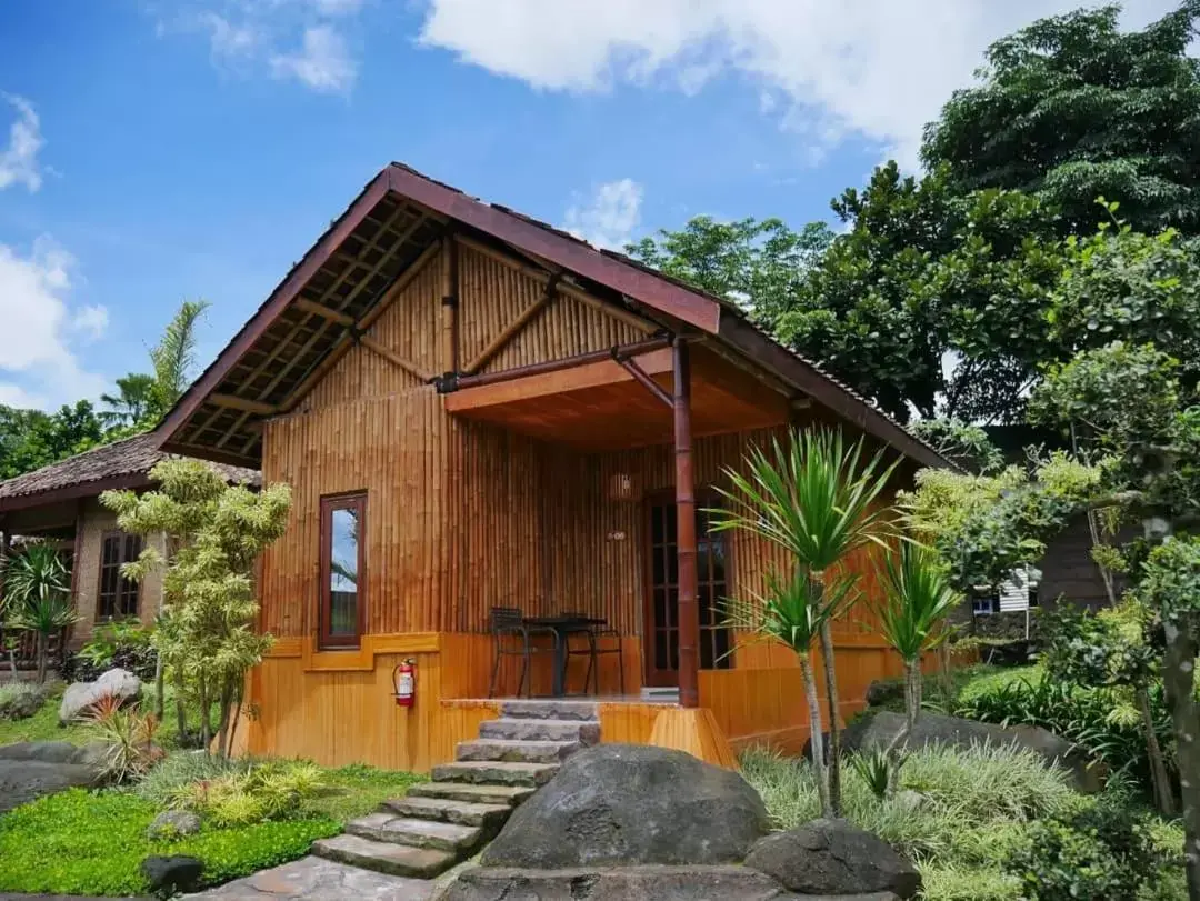 Superior Double or Twin Room in D'Kaliurang Resort & Convention Yogyakarta Superior Double or Twin Room in D'Kaliurang Resort & Convention Yogyakarta