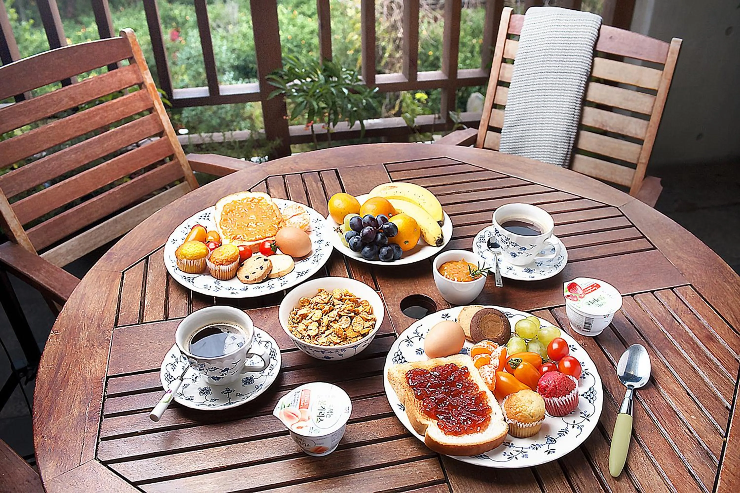 Dining area in Jeju Eco Suites