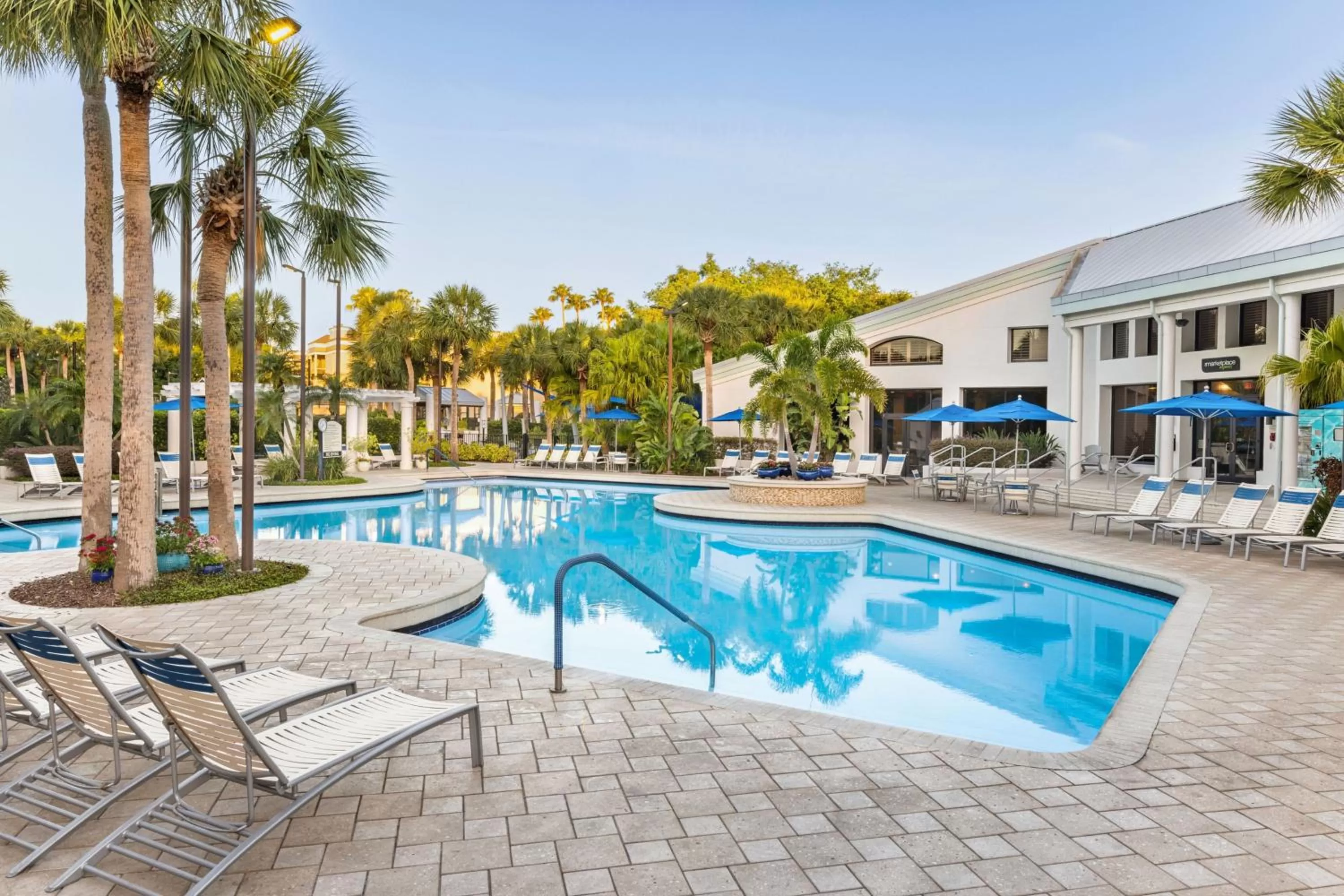 Swimming pool in Marriott's Royal Palms