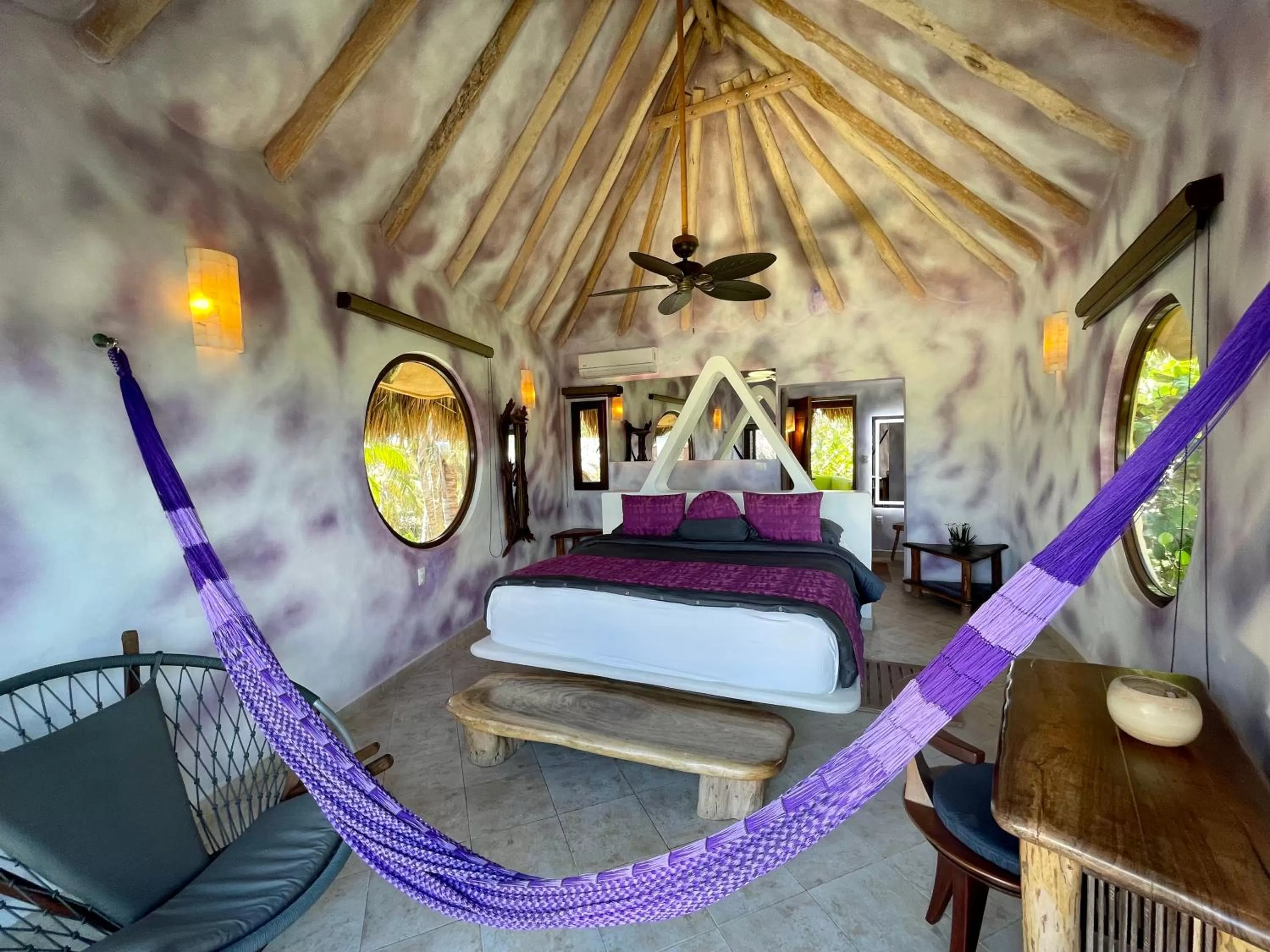 Photo of the whole room, Bed in Sueños Tulum