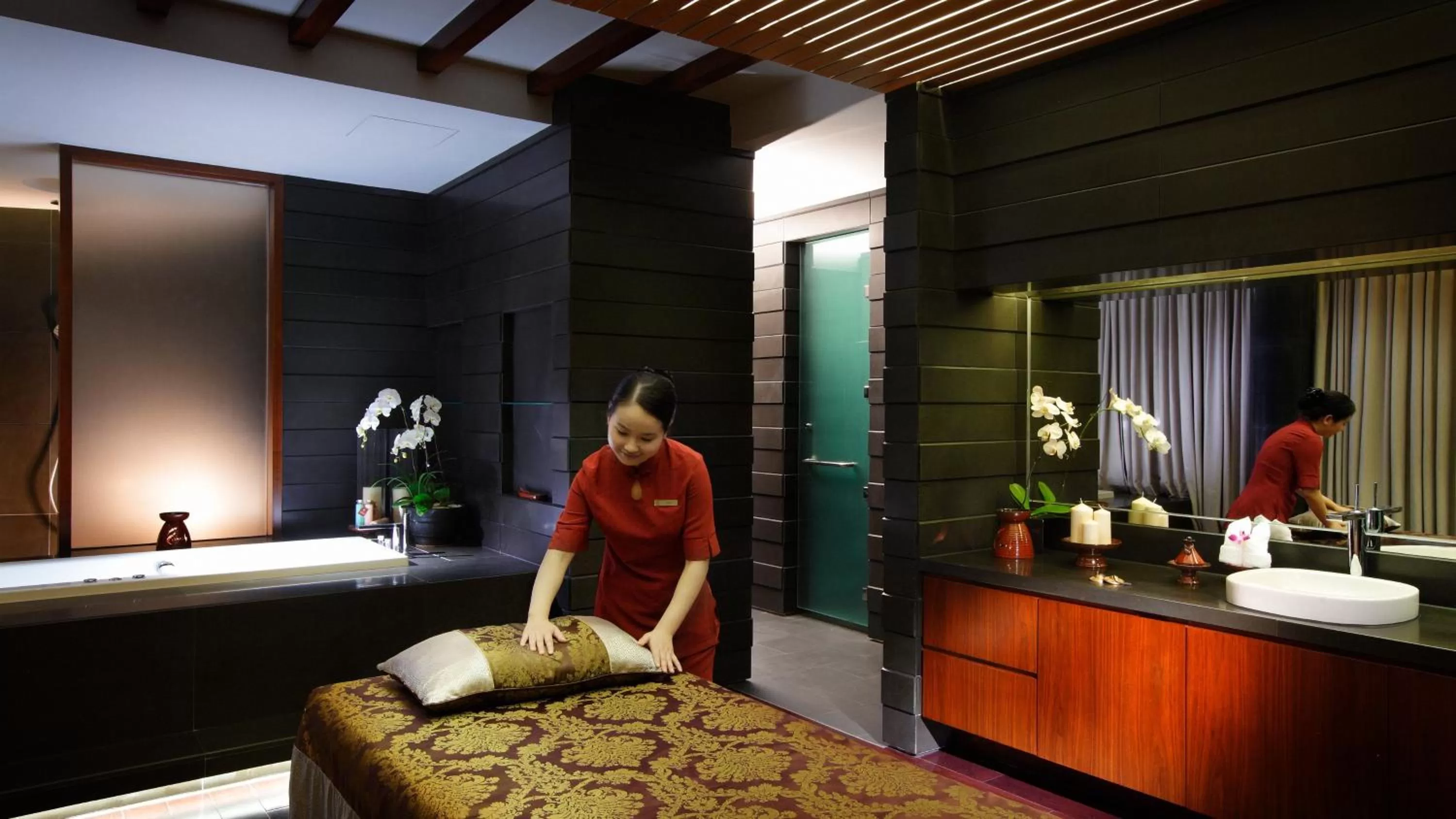 Spa and wellness centre/facilities, Bed in InterContinental Nanjing by IHG