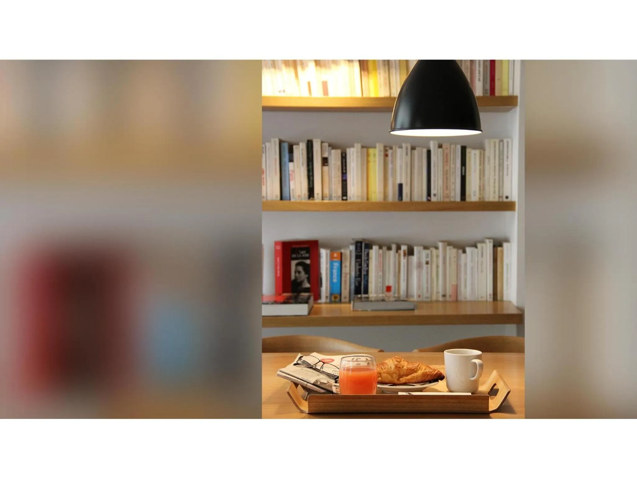 Library in 9Hotel Opera