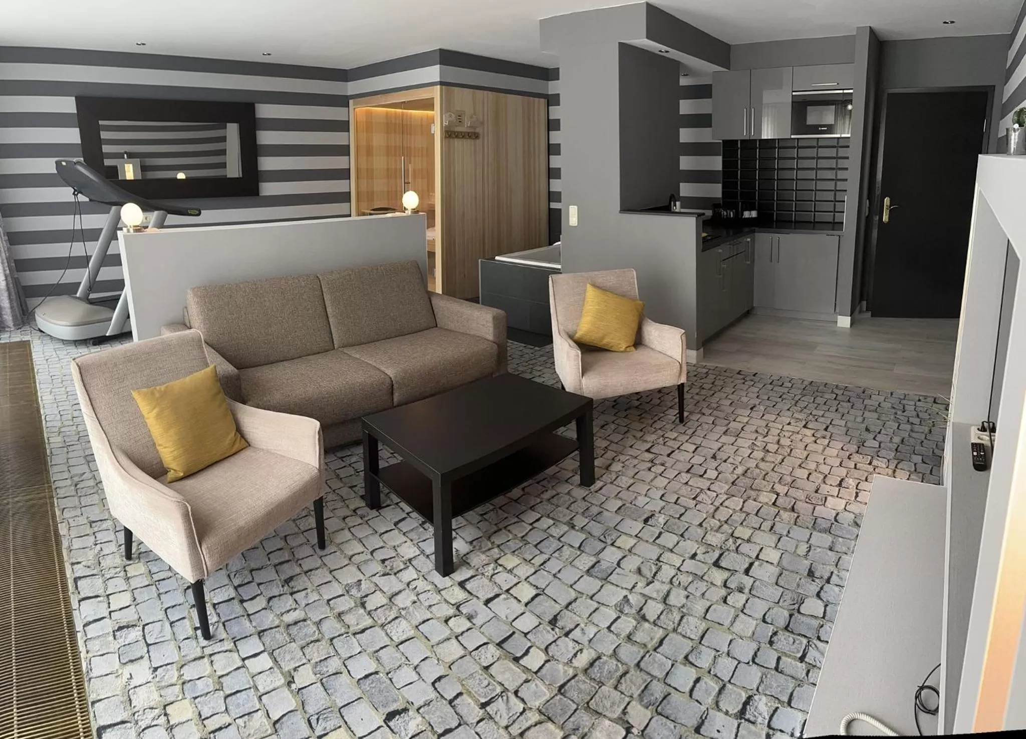 Living room in SL'otel im Parforcehaus