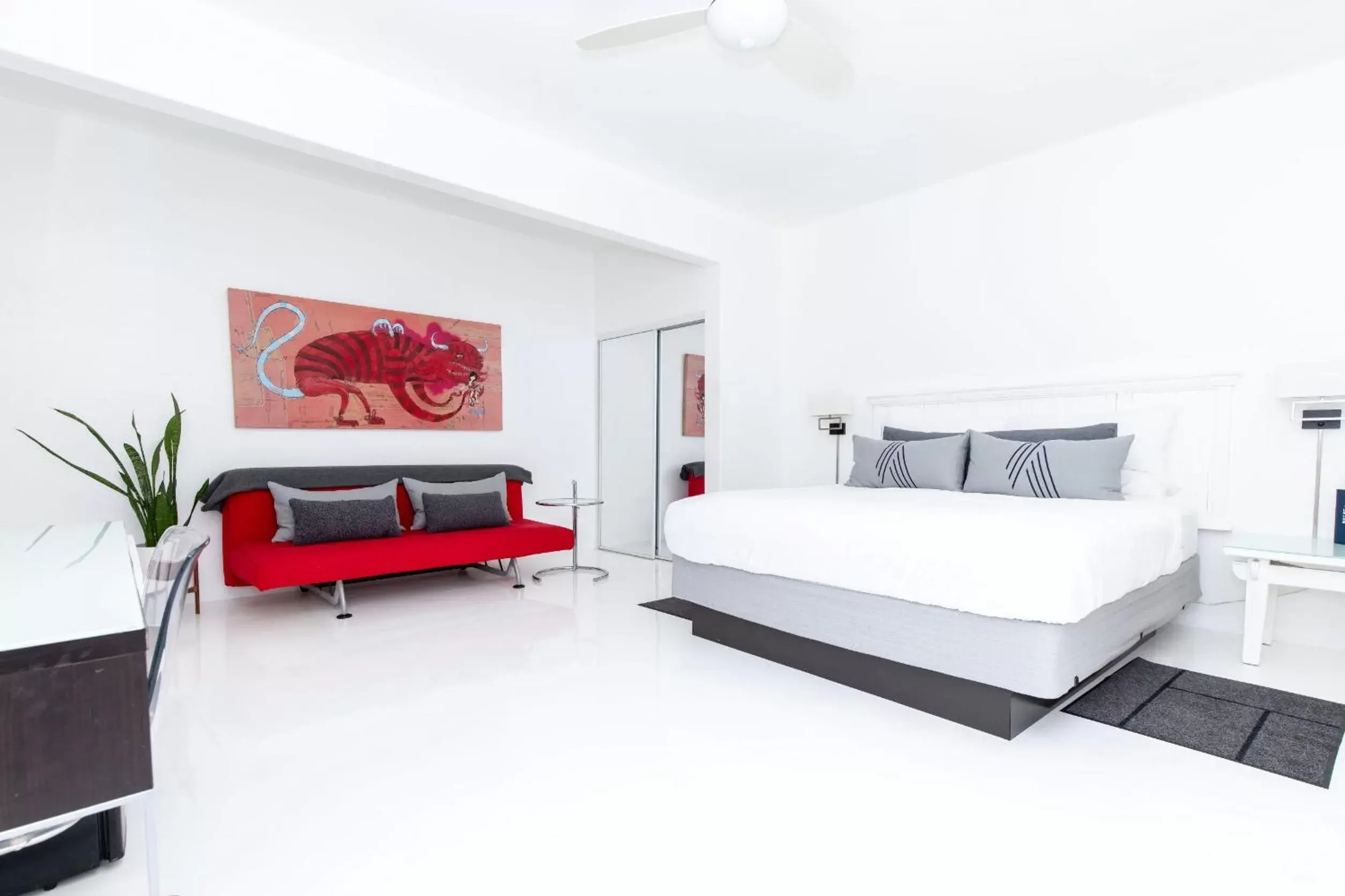 Poolside King Deluxe in Alcazar Palm Springs Poolside King Deluxe in Alcazar Palm Springs