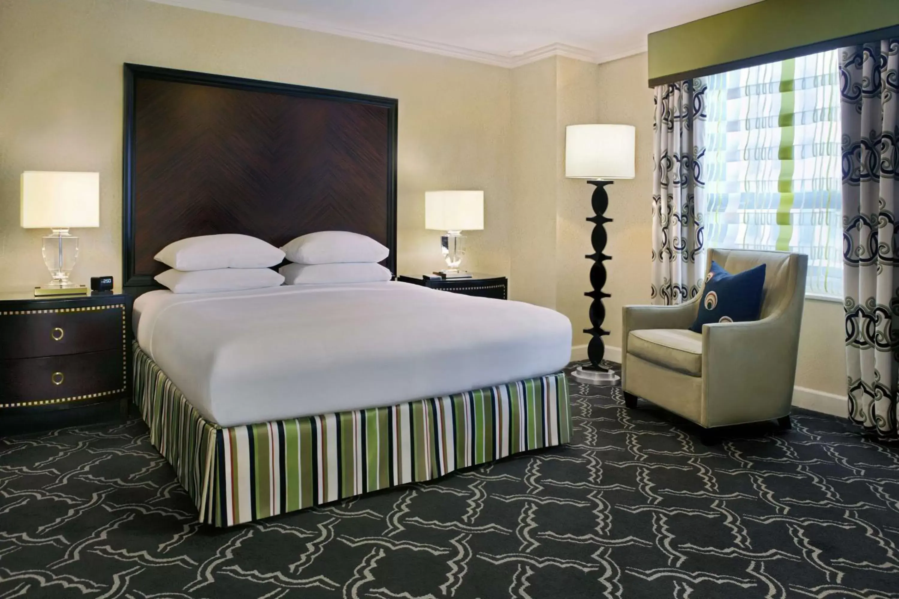 Deluxe King Room in The Palmer House Hilton Deluxe King Room in The Palmer House Hilton