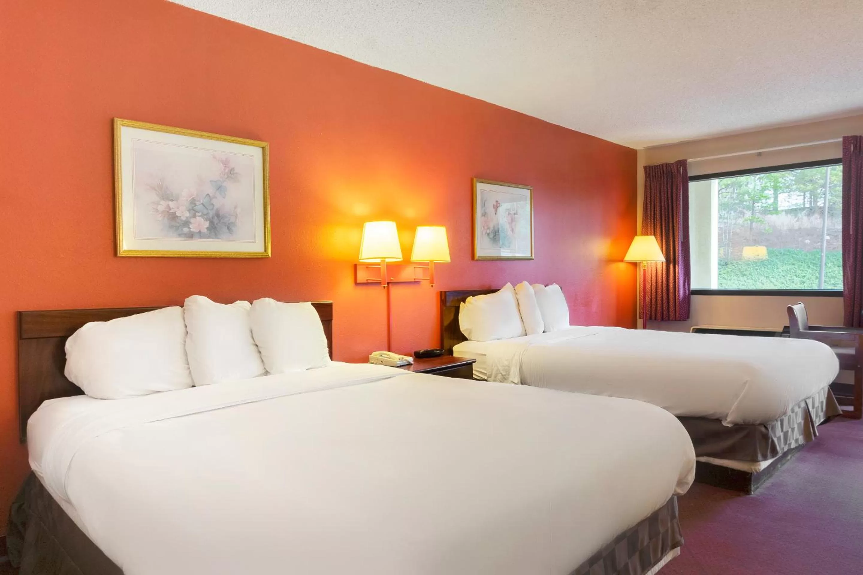 Bedroom, Bed in Days Inn by Wyndham Adairsville