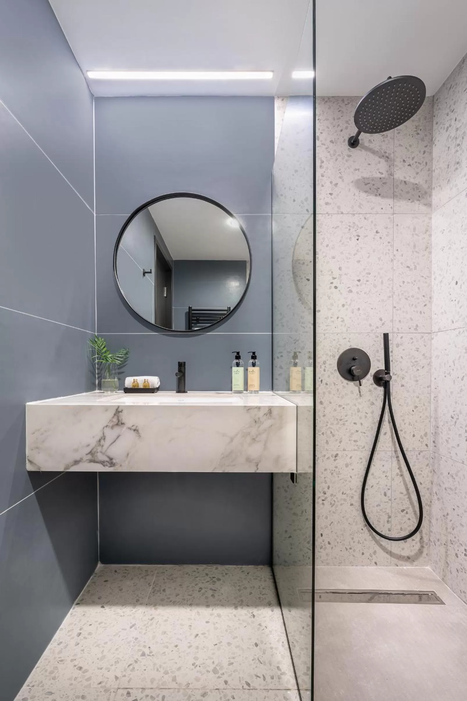 Toilet in Hotel Tim's