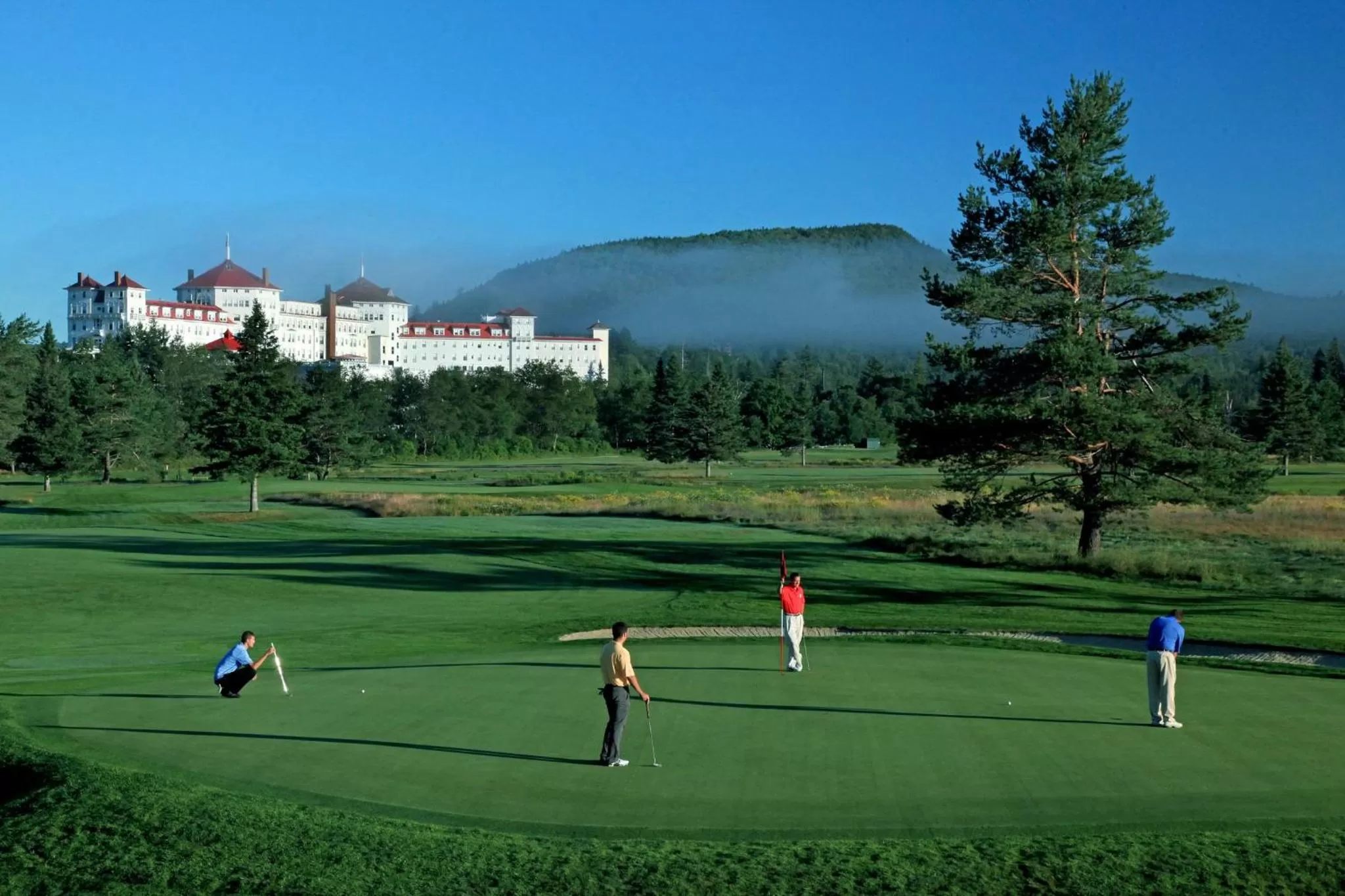 Golfcourse in Omni Bretton Arms Inn at Mount Washington Resort