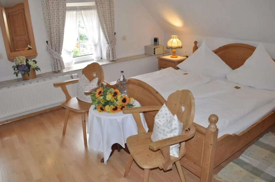 Day, Bed in Hotel & Restaurant Bei Hölzchen