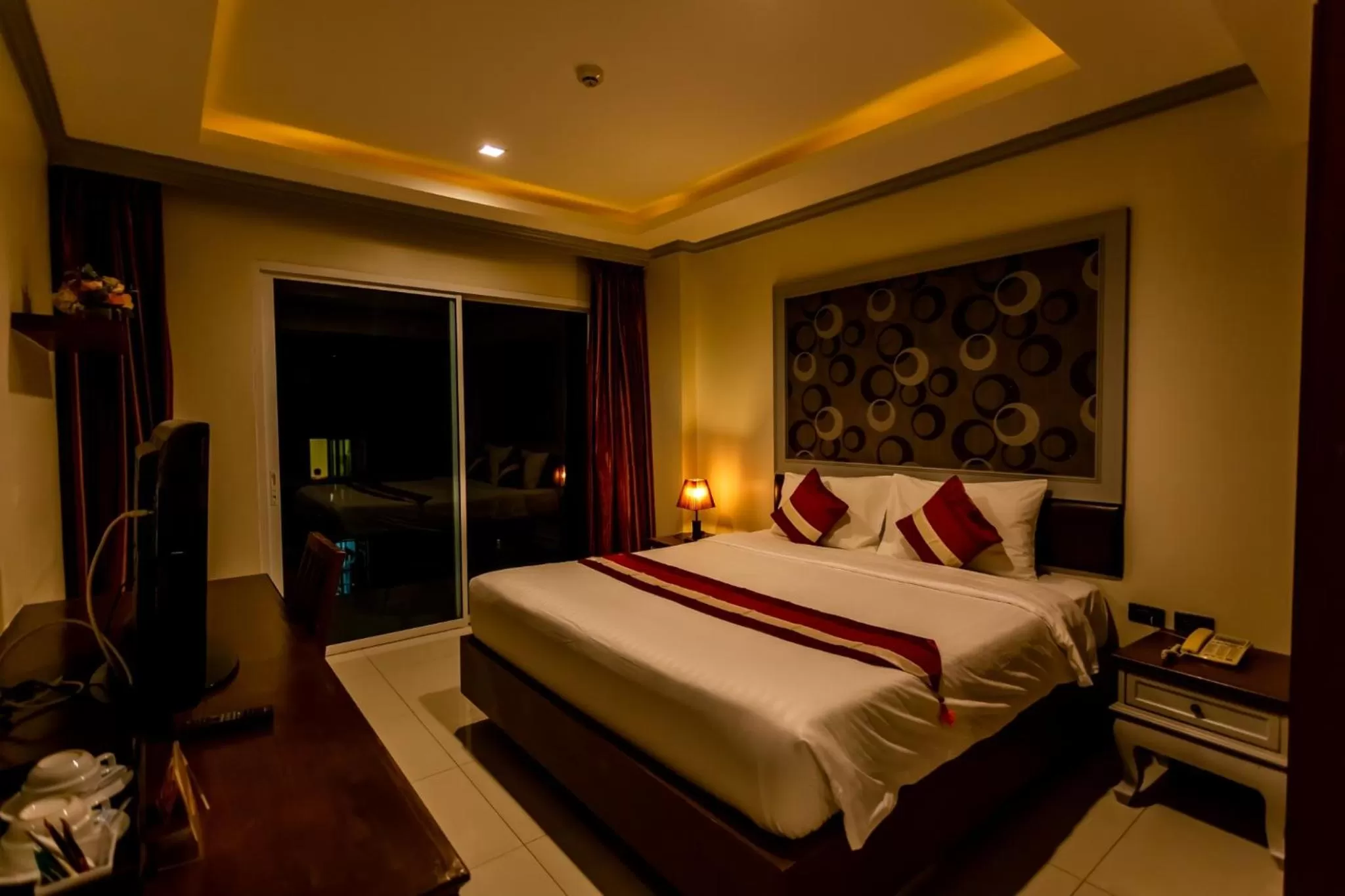 Photo of the whole room, Bed in Honey Boutique Hotel