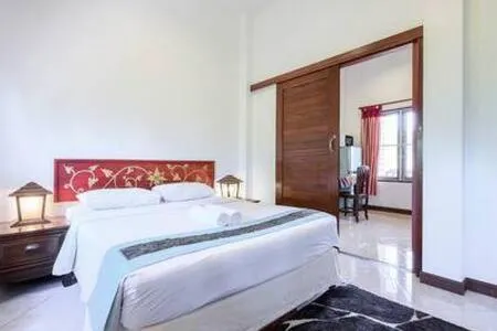 Bedroom, Bed in Palm Village