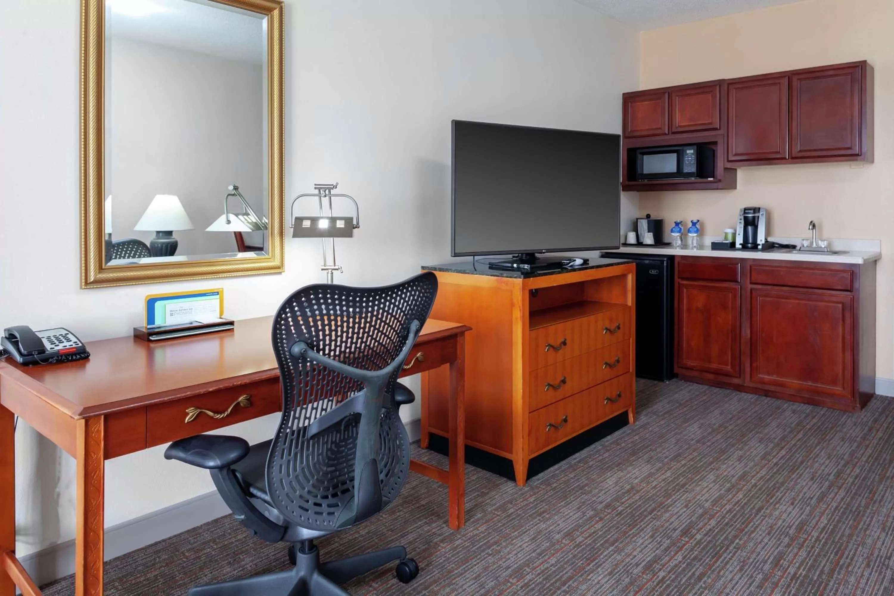 Bedroom in Hilton Garden Inn Charlotte North