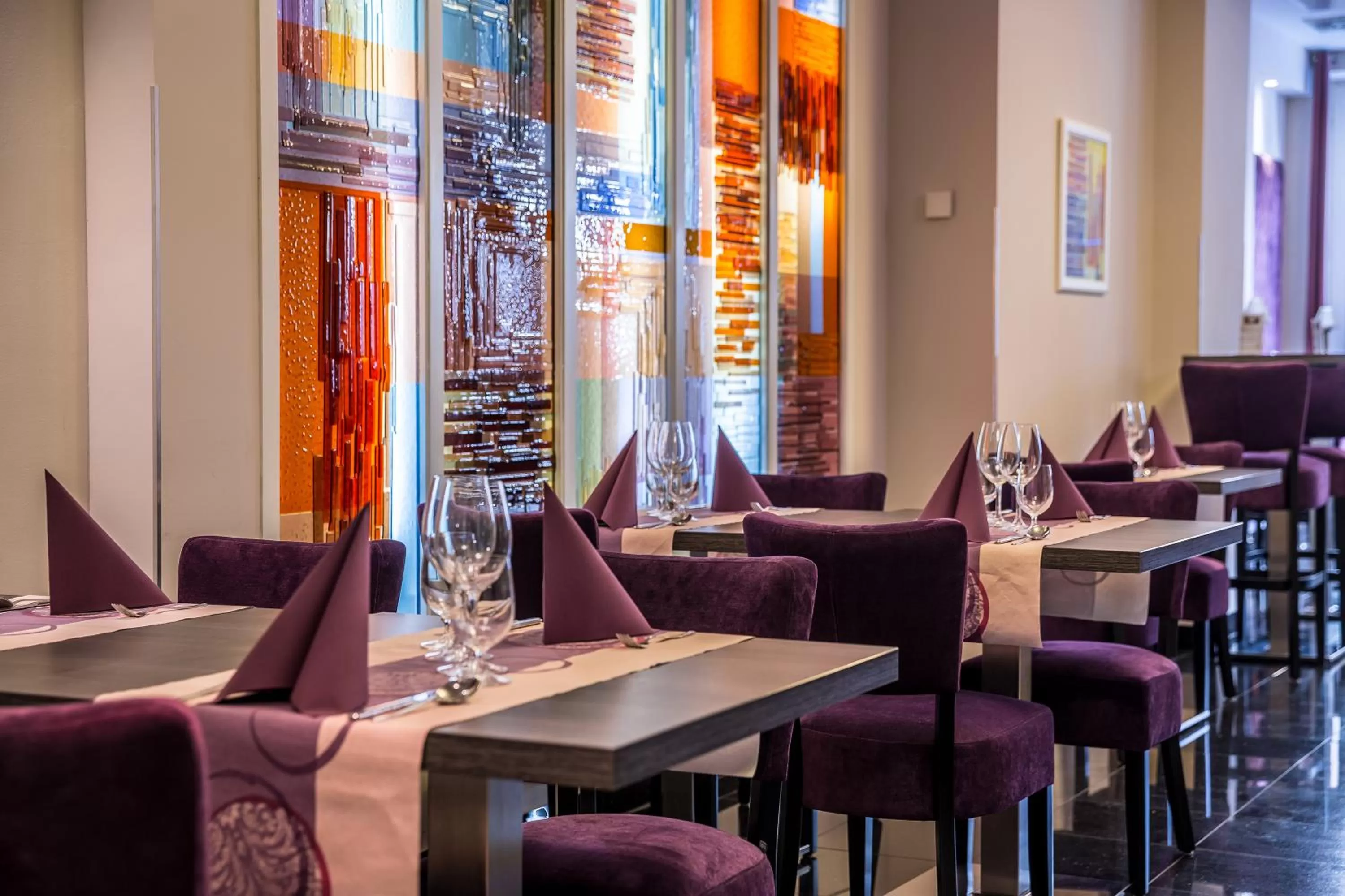 Restaurant/places to eat in Hotel President