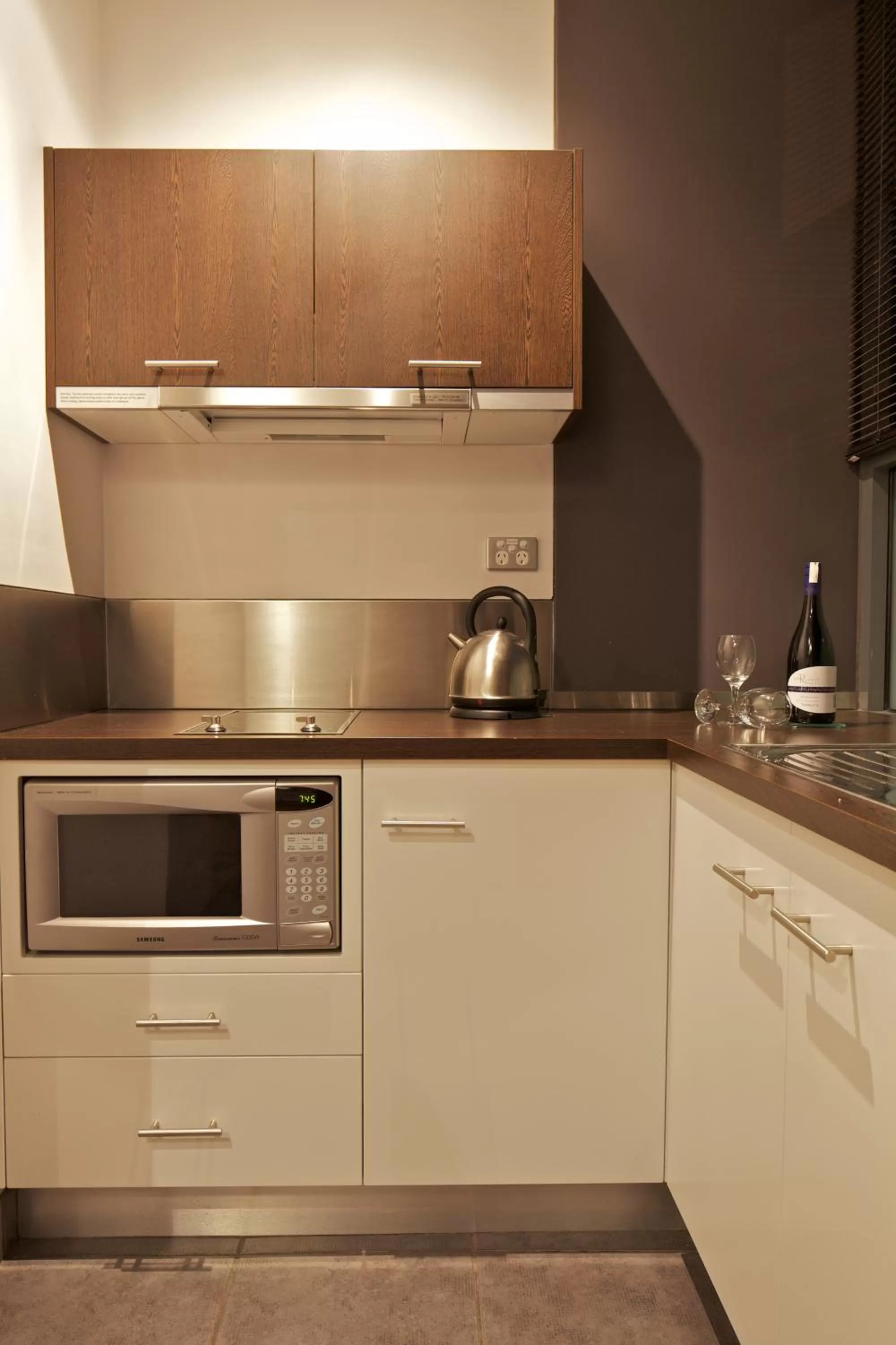 Kitchen or kitchenette in Zero Davey Boutique Apartment Hotel