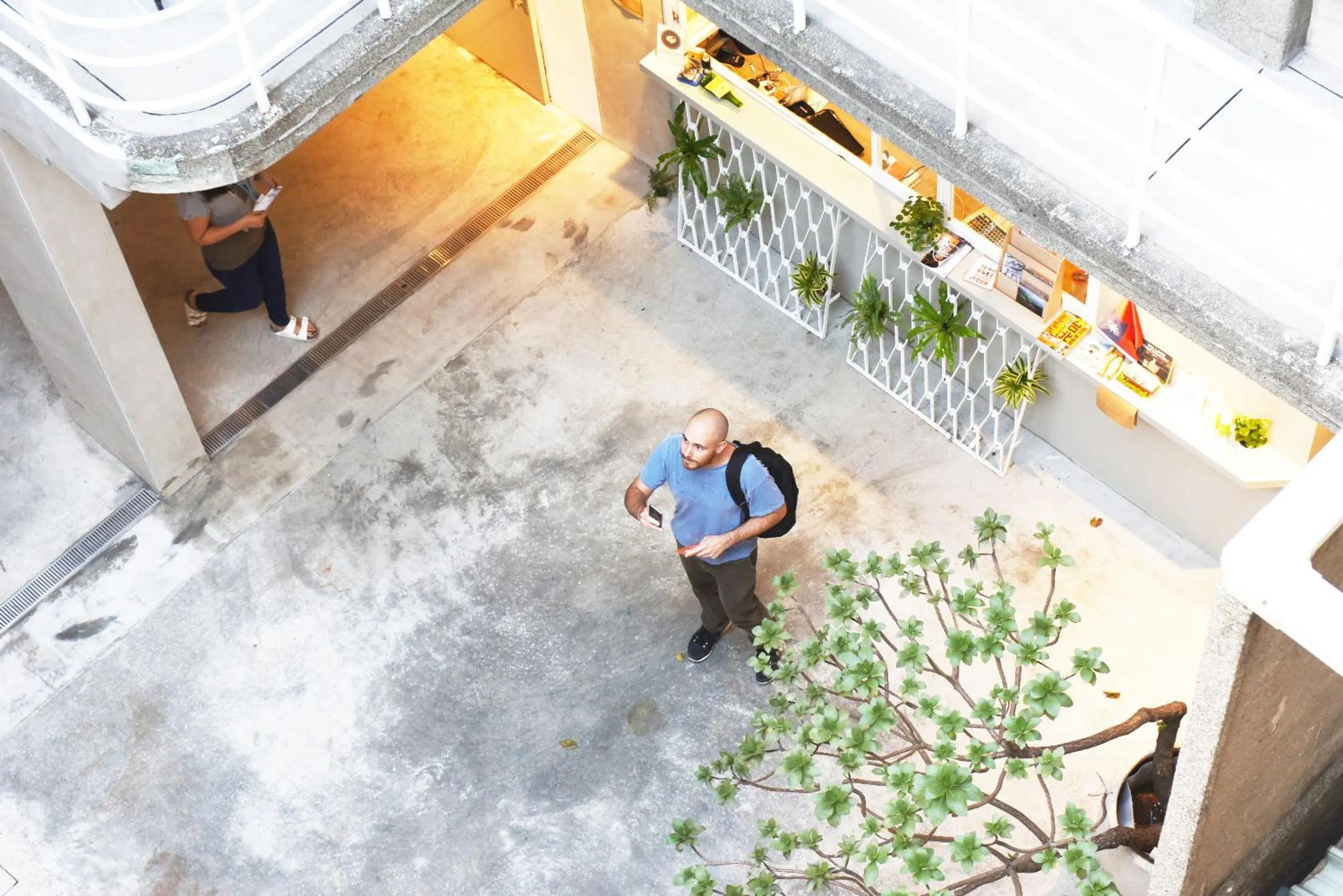 Patio in OwlStay Flip Flop Hostel - Garden