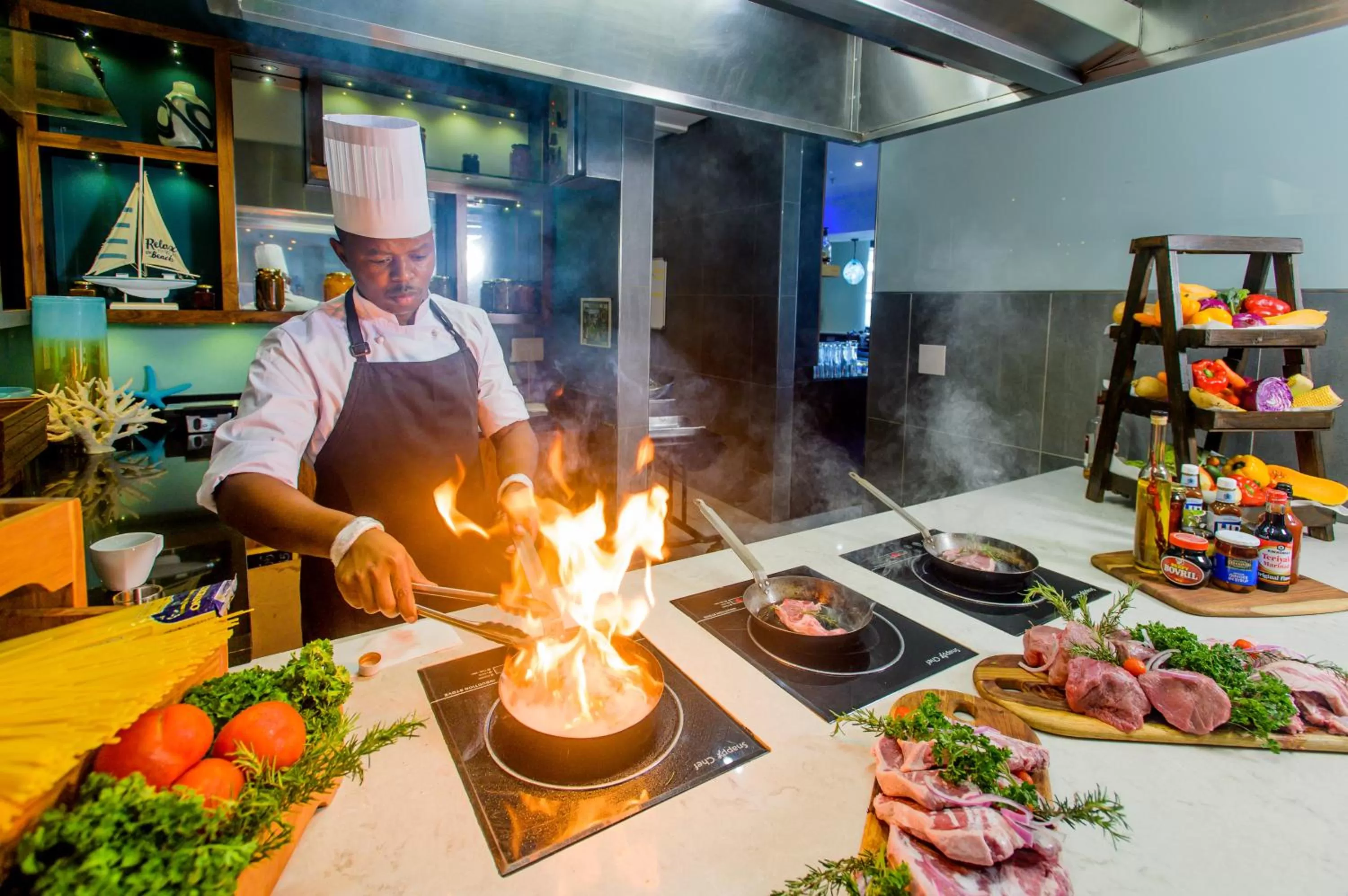 Restaurant/places to eat in The Capital Pearls Hotel