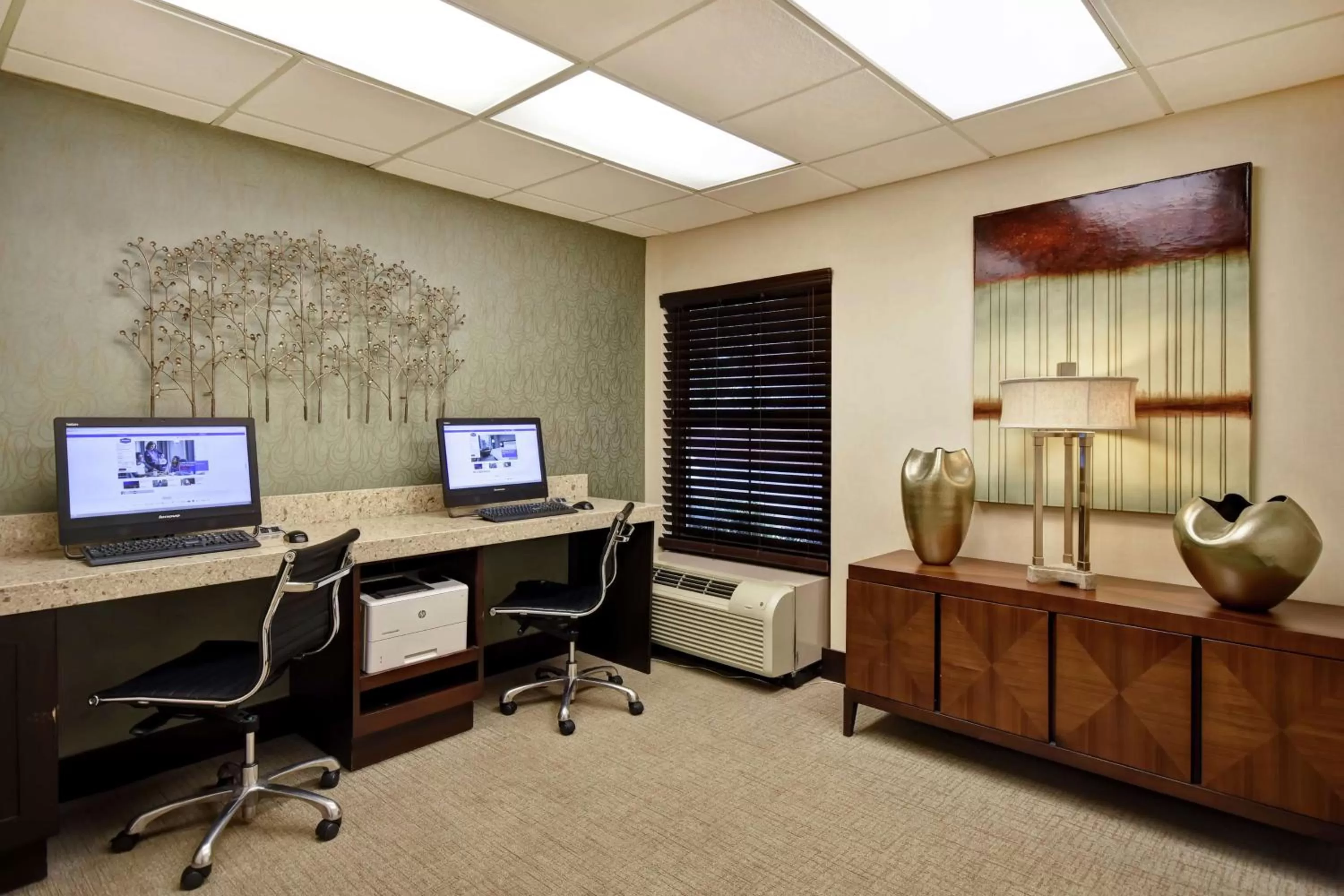 Business facilities in Hampton Inn Atlanta-Mall Of Georgia