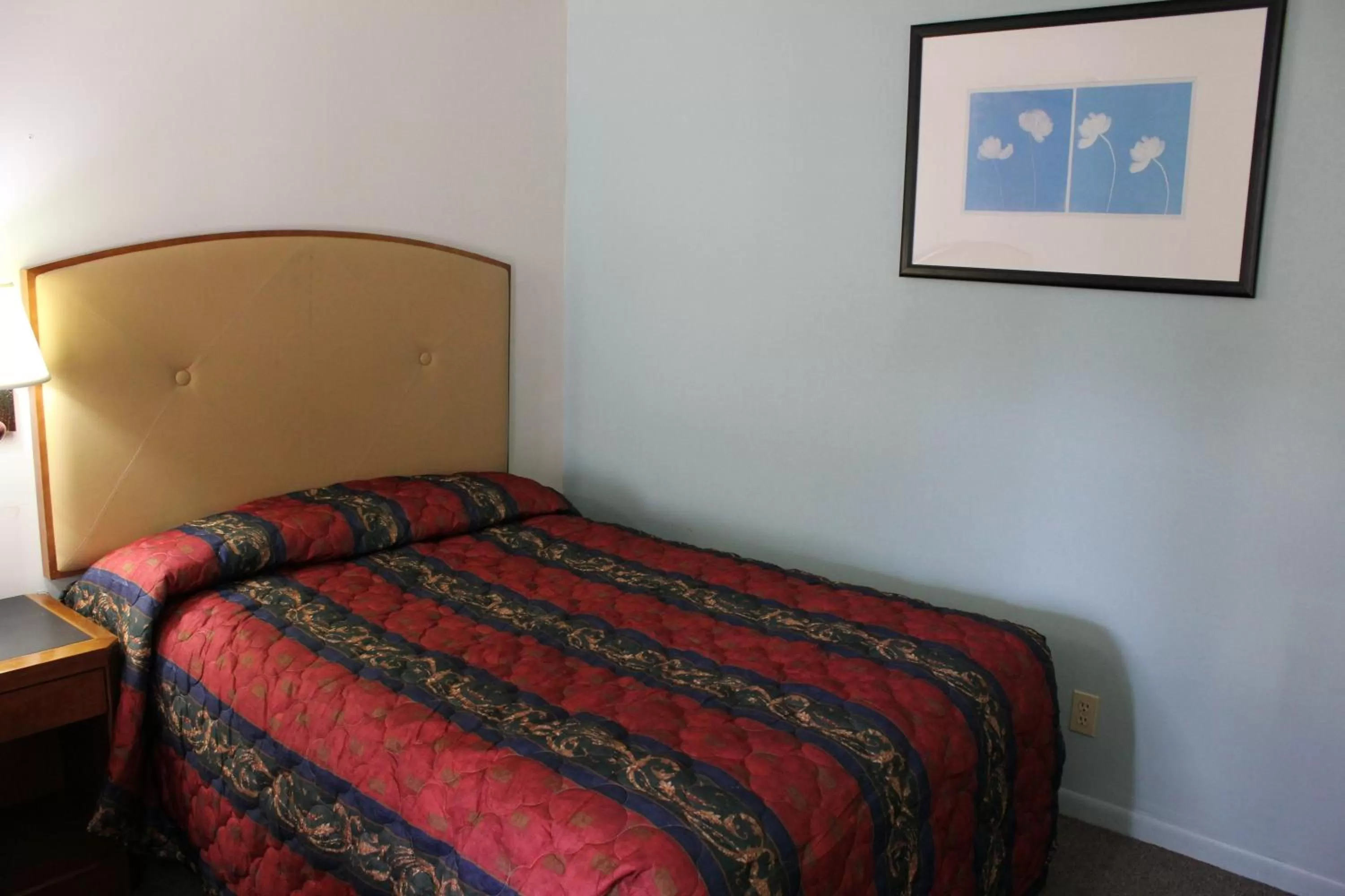 Bed in Midlands Lodge