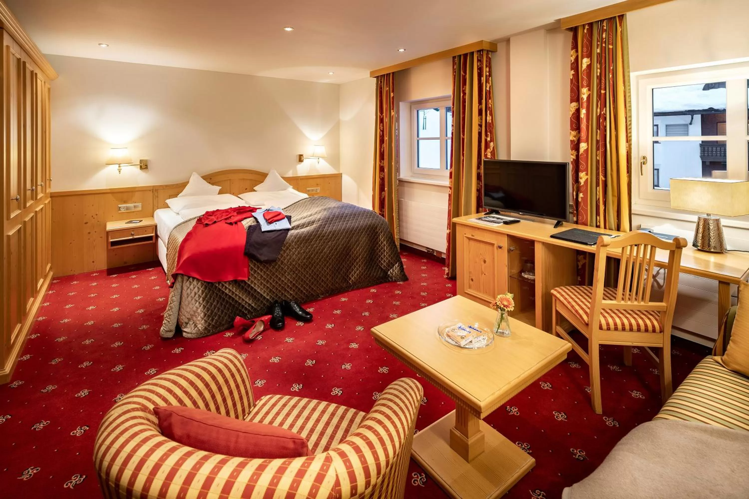 Photo of the whole room, Bed in Hotel Tannbergerhof im Zentrum von Lech